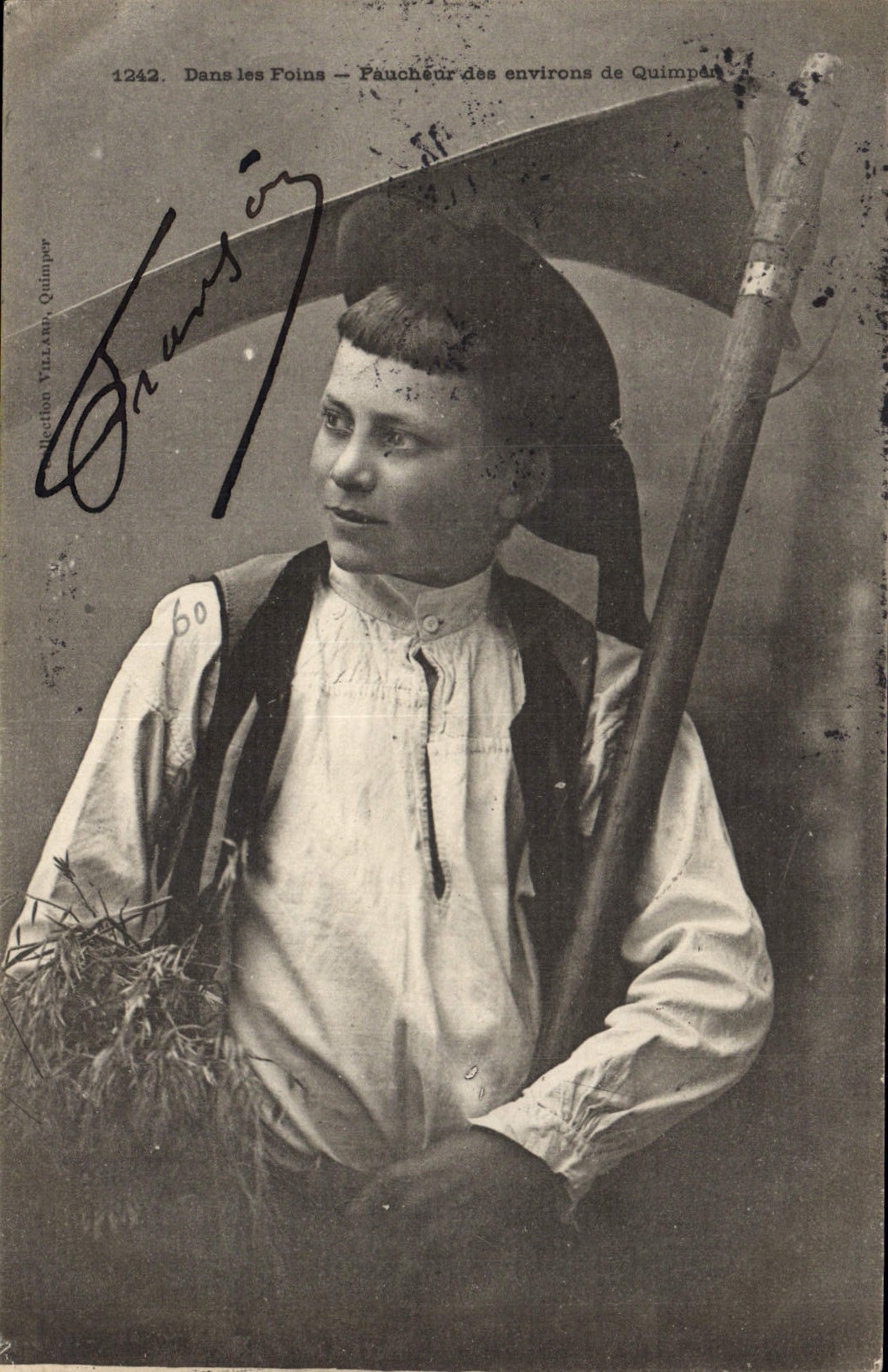 CPA Folklore Dans les foins Faucheur des environs de Quimper