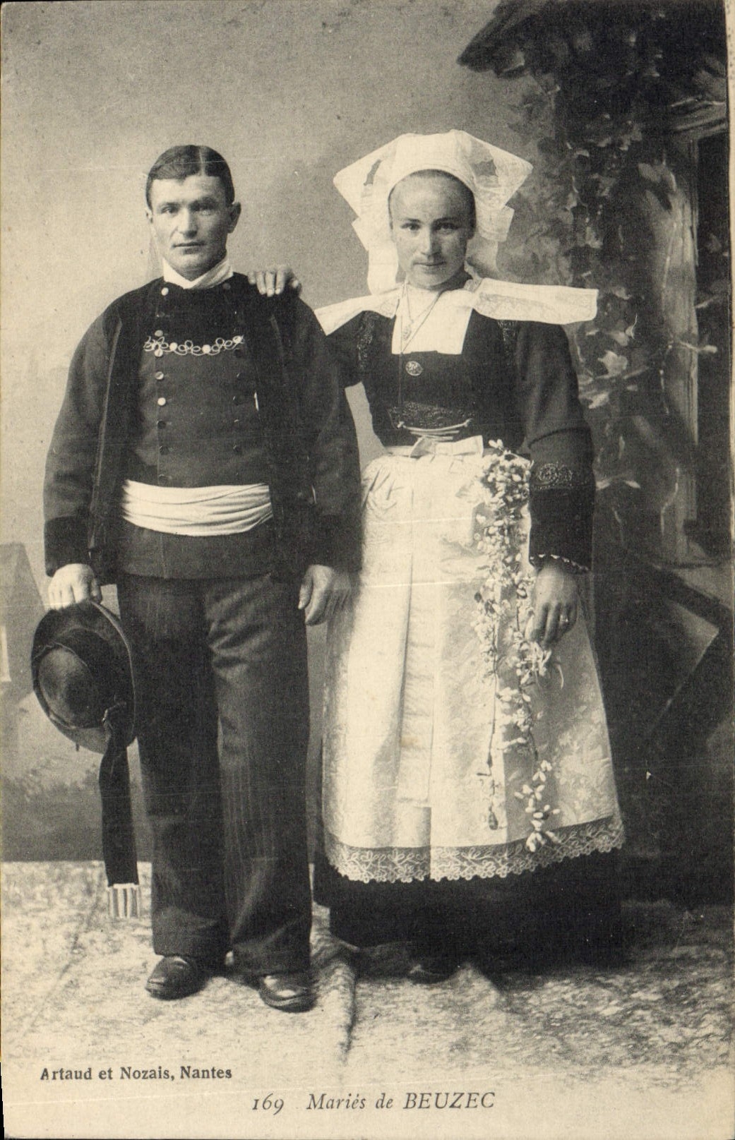 CPA Folklore Maries de Beuzec Mariage