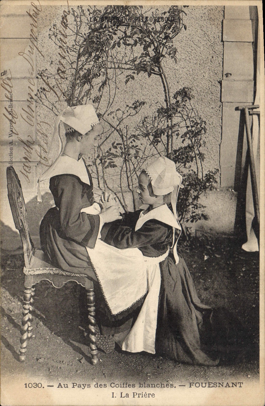 CPA Folklore Fouesnant La priere 