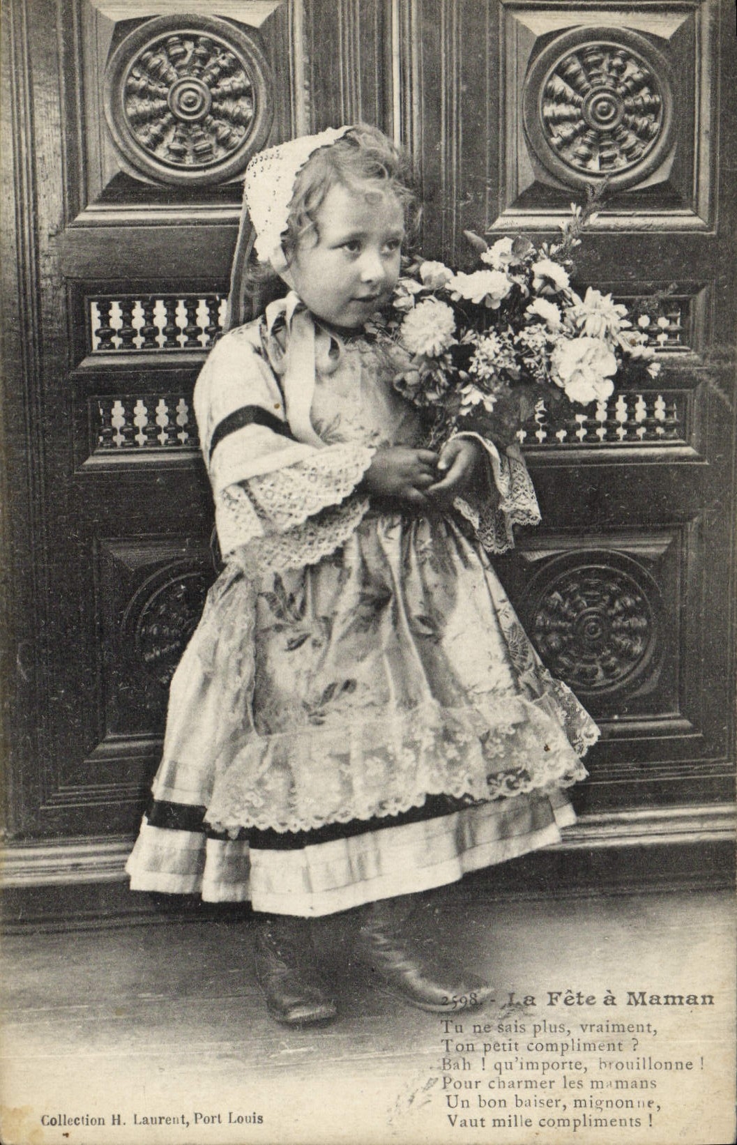 CPA Folklore La fete a maman