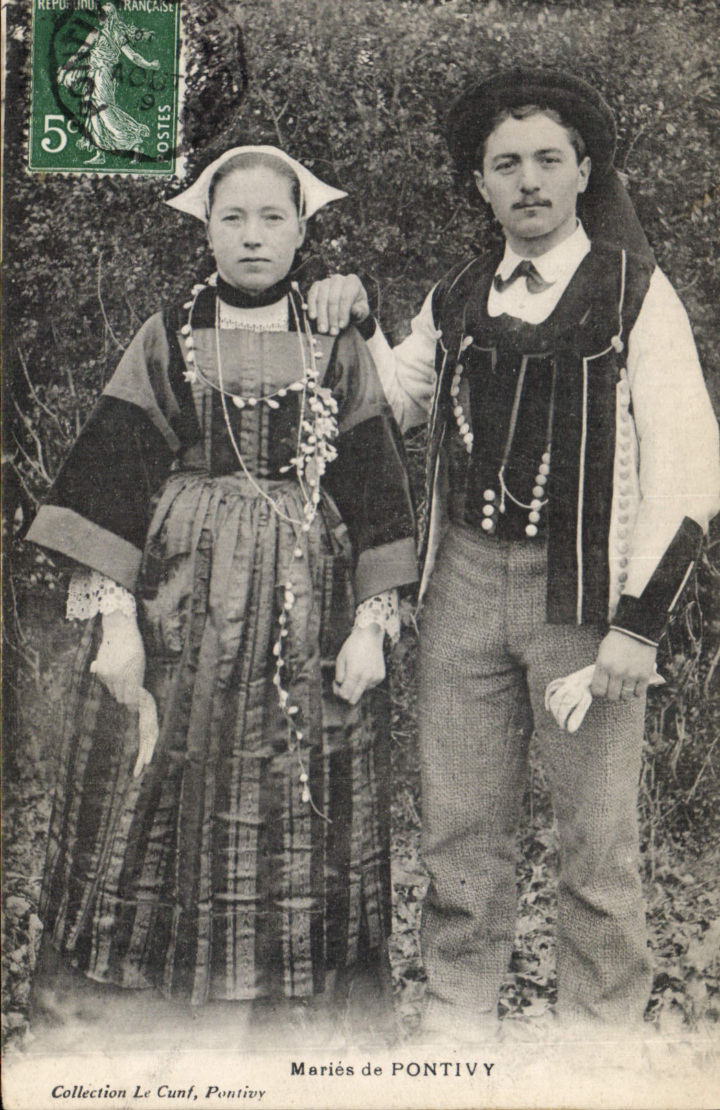 CPA Folklore Maries de Pontivy Mariage