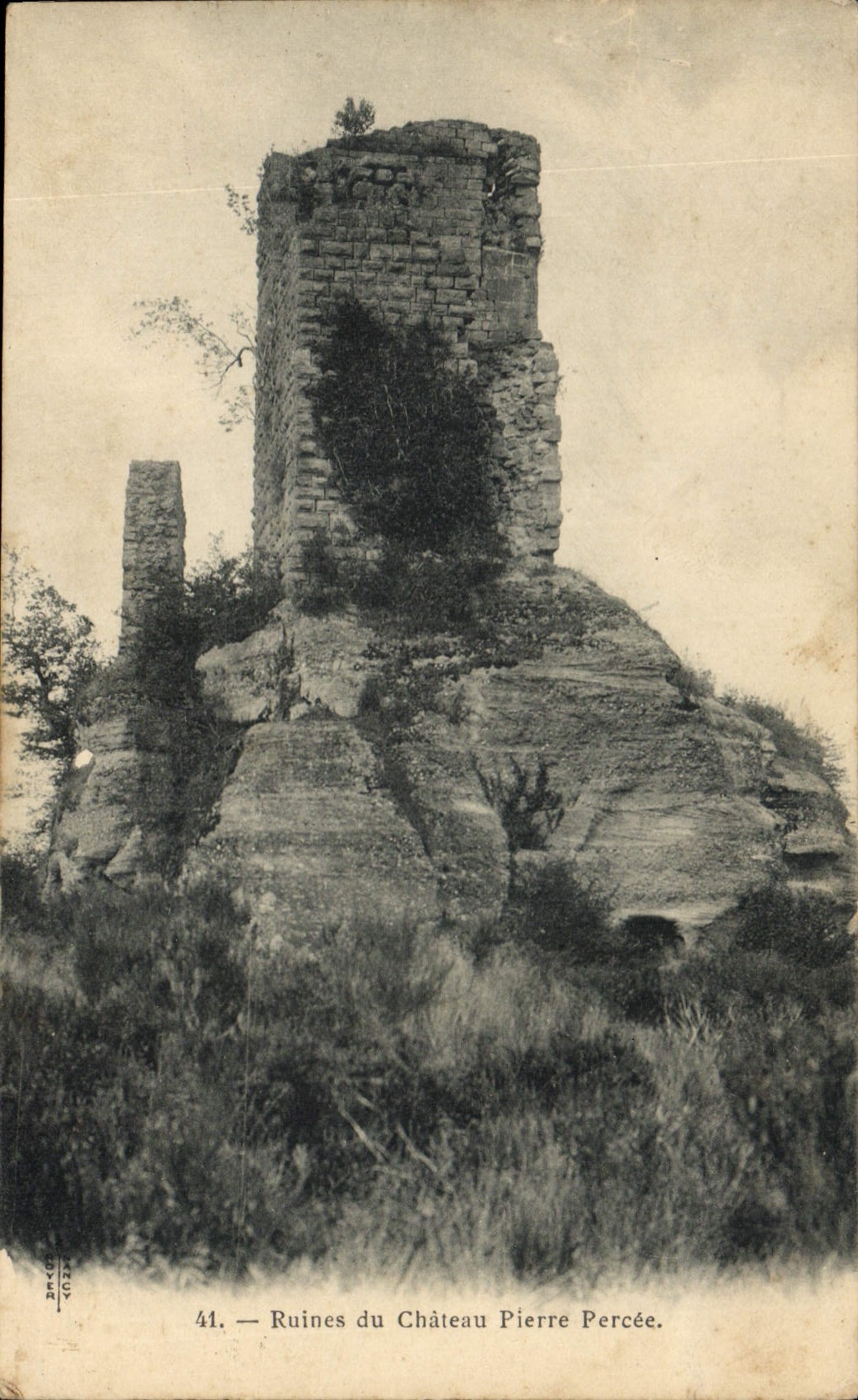 CPA Ruines du Chateau de la Pierre percee