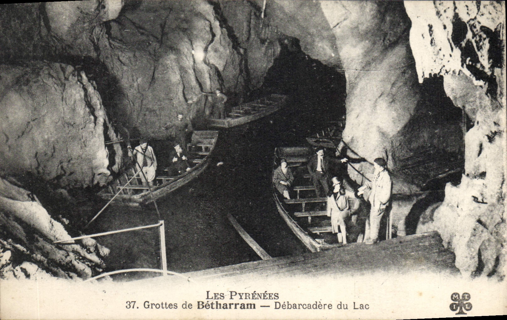 CPA Grottes de Betharram Debarcadere du lac Grotte