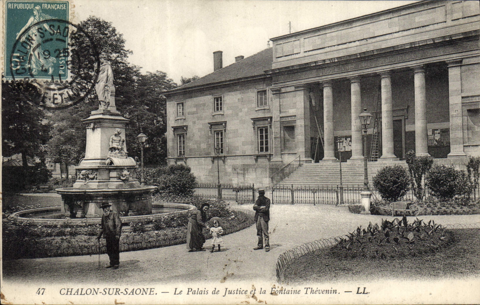 CPA Palais de justice et la fontaine Thevenin Chalon sur Saone