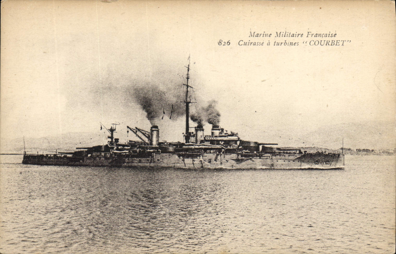 CPA Bateau de Guerre Cuirasse a turbines Courbet