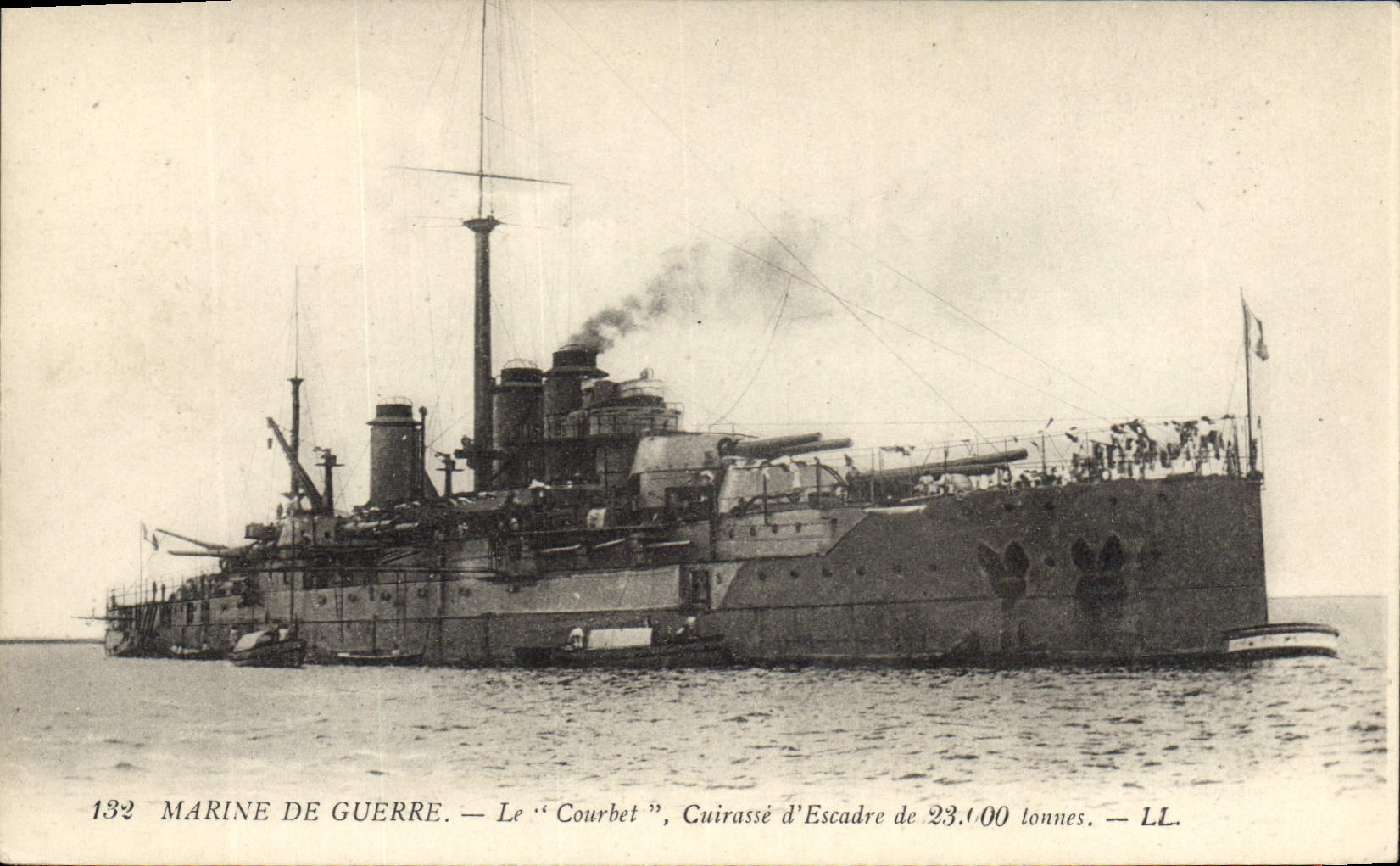 CPA Bateau de Guerre Le Courbet Cuirasse d'escadre