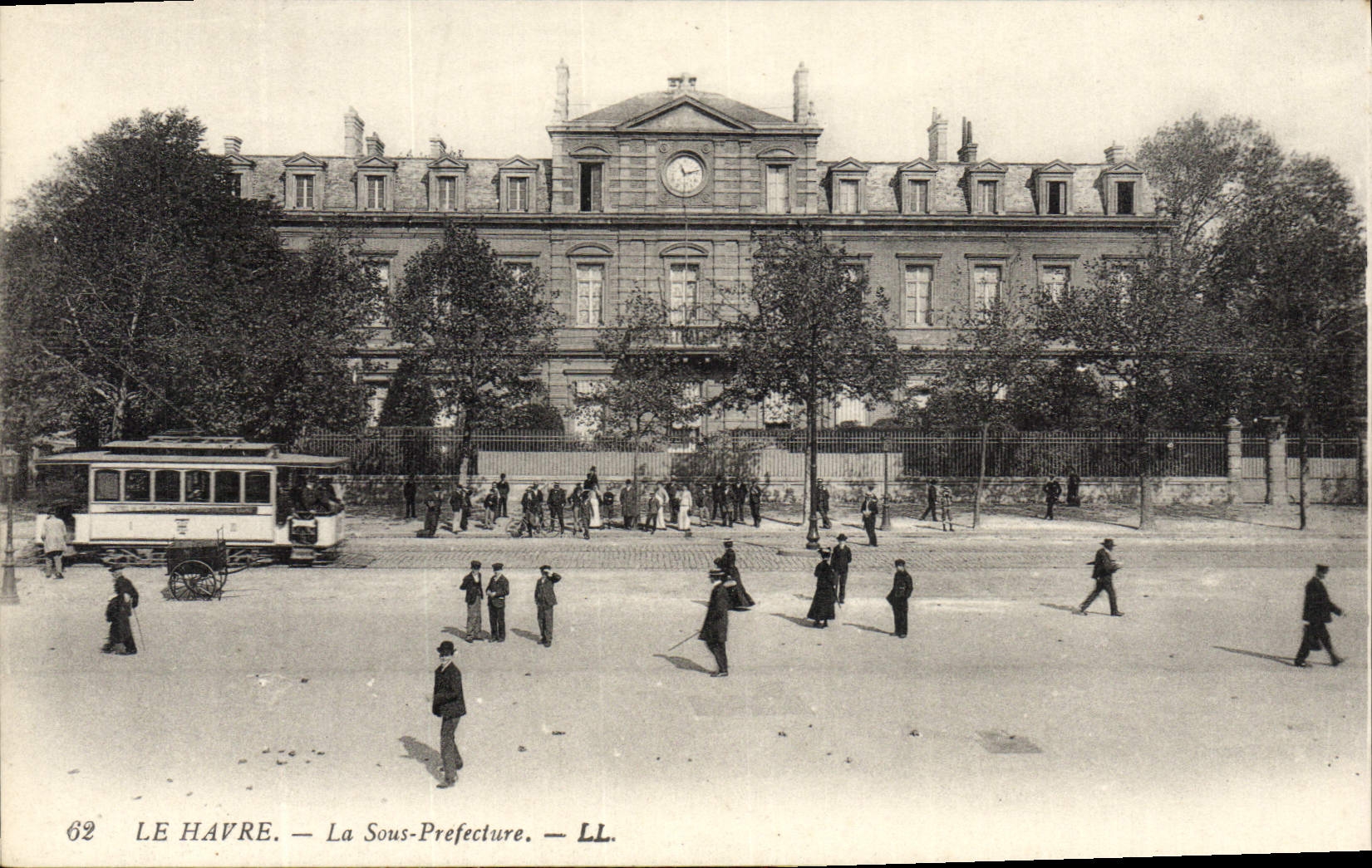 CPA Le Havre La Sous Prefecture Tramway