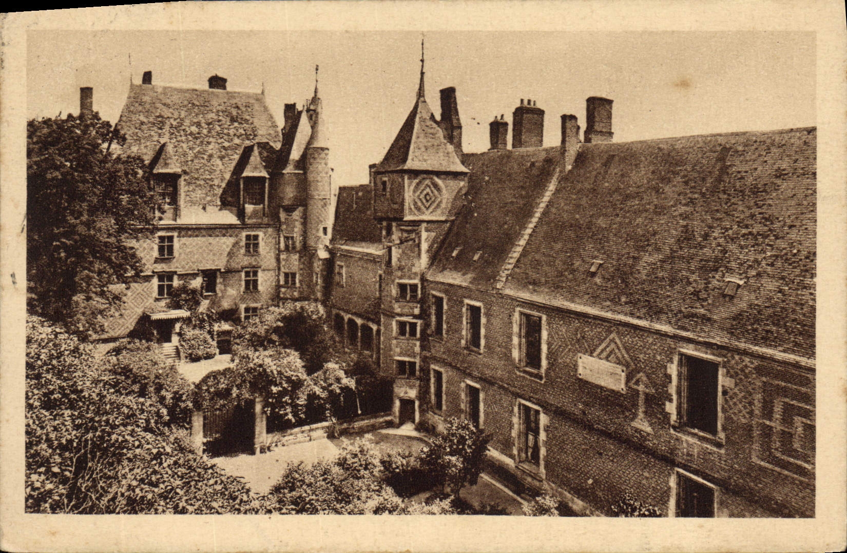 CPA Gien Le chateau Sous Prefecture et Tribunal 