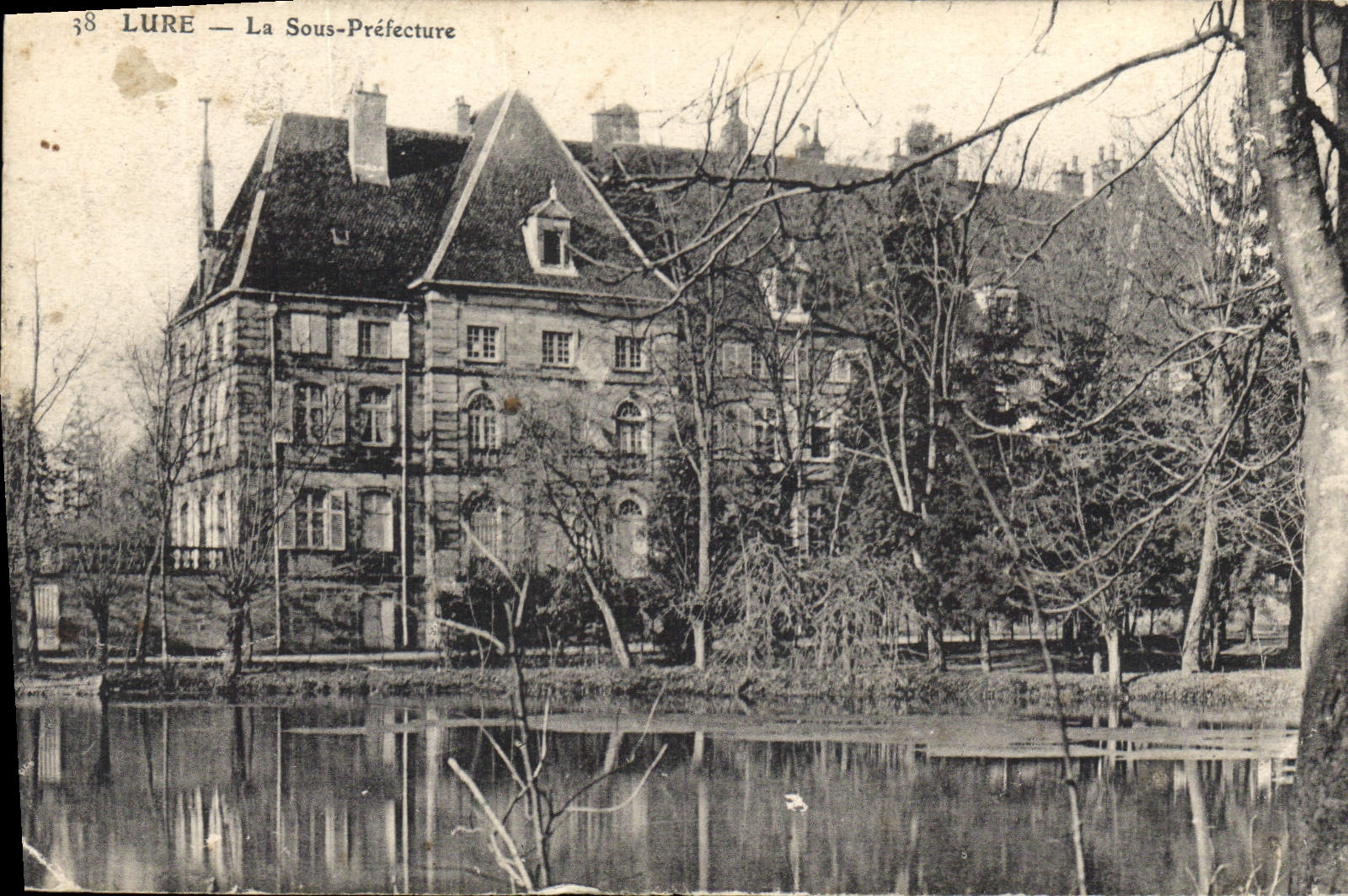 CPA Lure La Sous Prefecture 