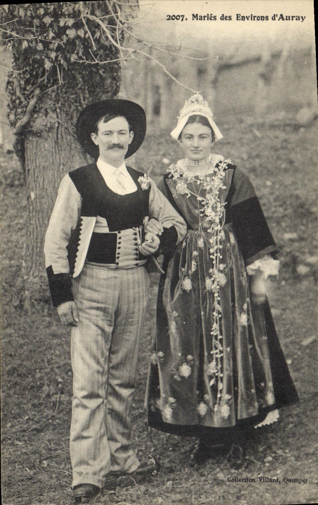 CPA Folklore Maries des environs d'Auray Mariage