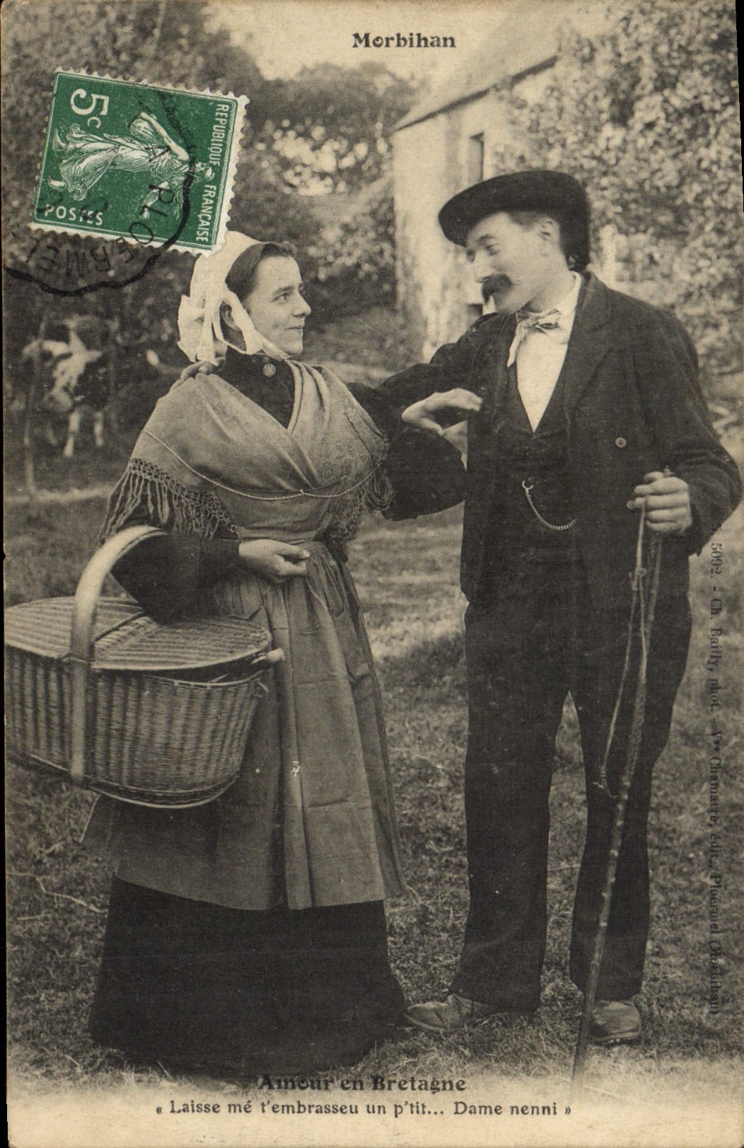 CPA Folklore Morbihan Amour en Bretagne