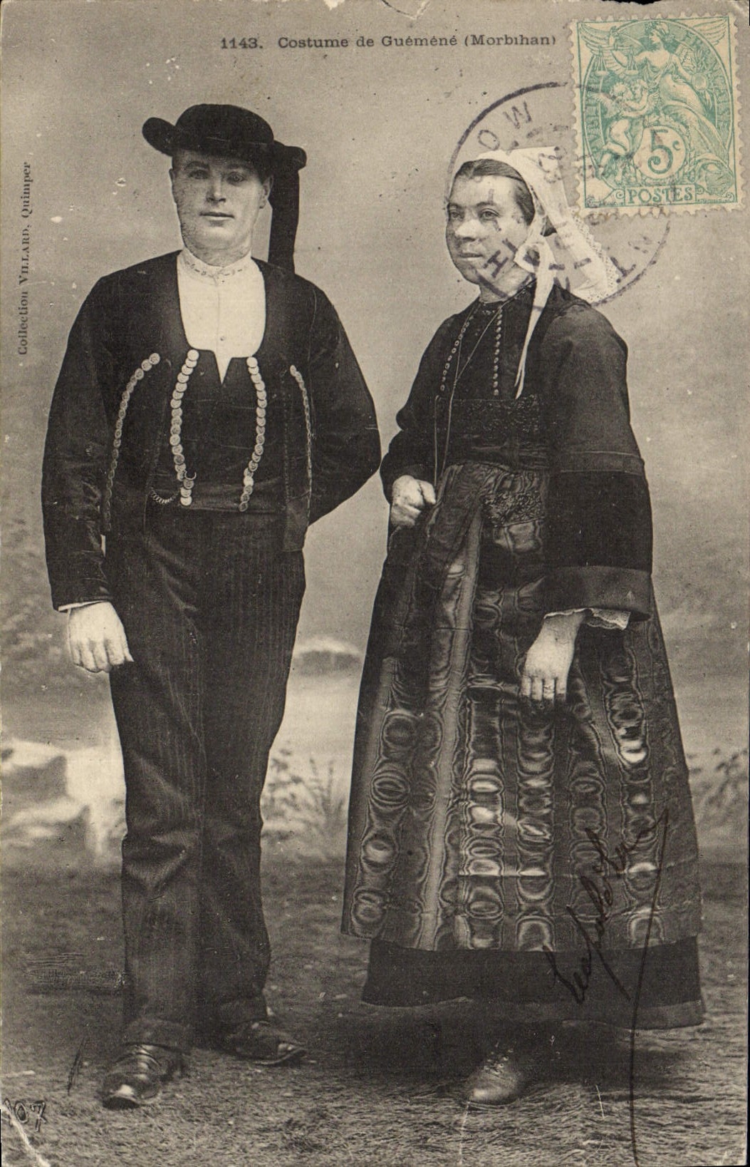 CPA Folklore Costume de Guemene Morbihan