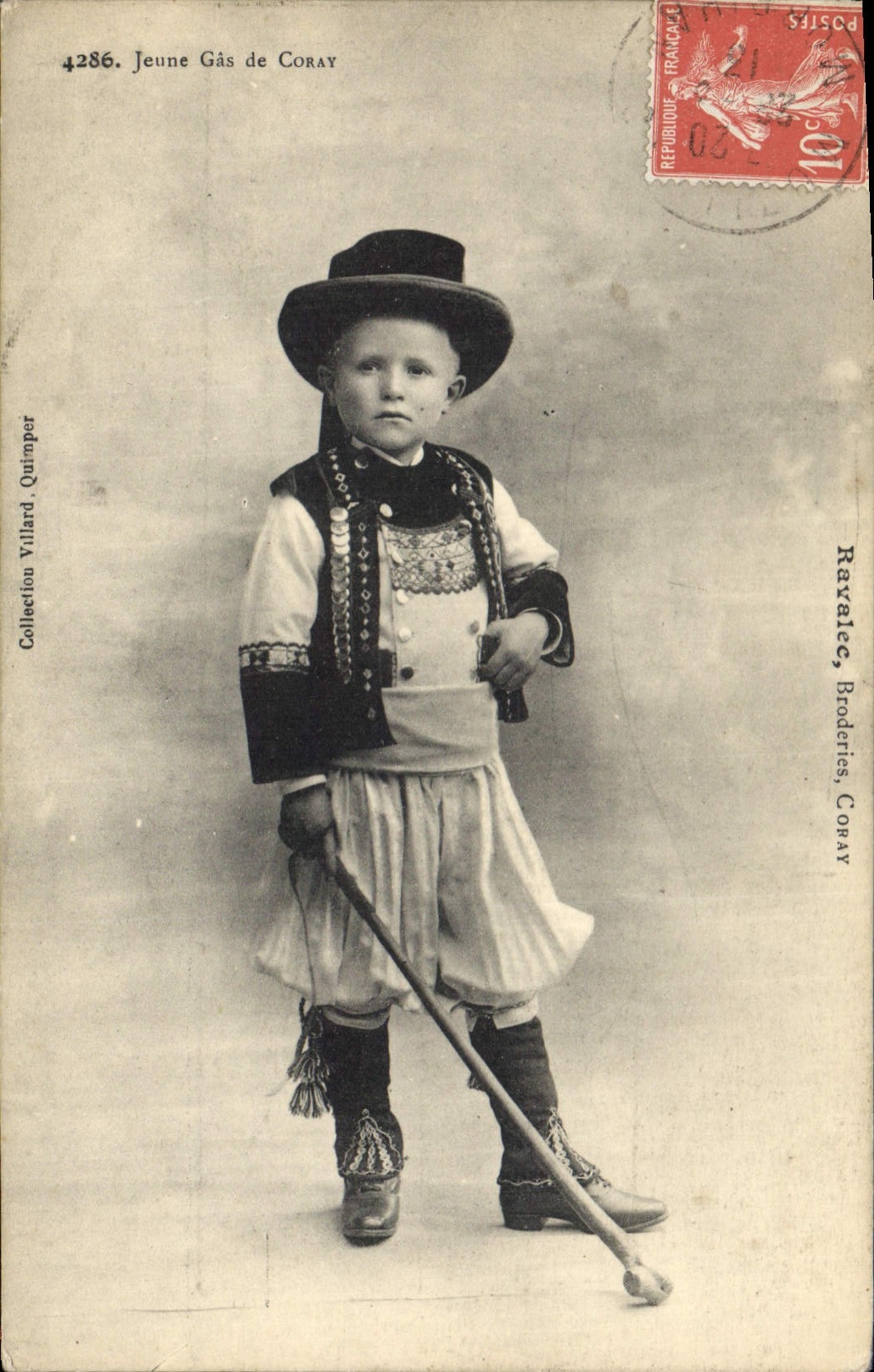 CPA Folklore Jeune Gas de Coray Enfant