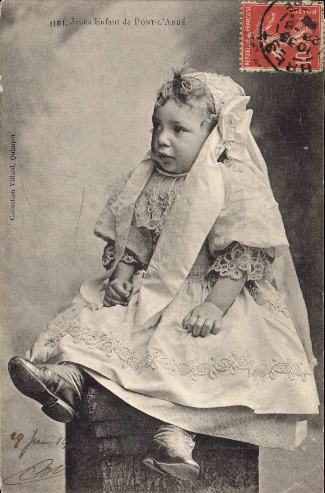 CPA Folklore Jeune enfant de Pont L'Abbe 