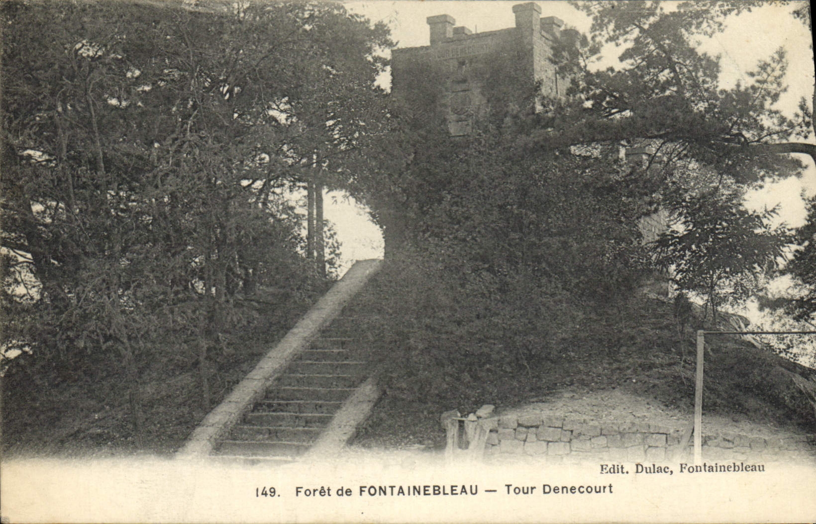CPA Chateau Foret de Fontainebleau Tour Denecourt