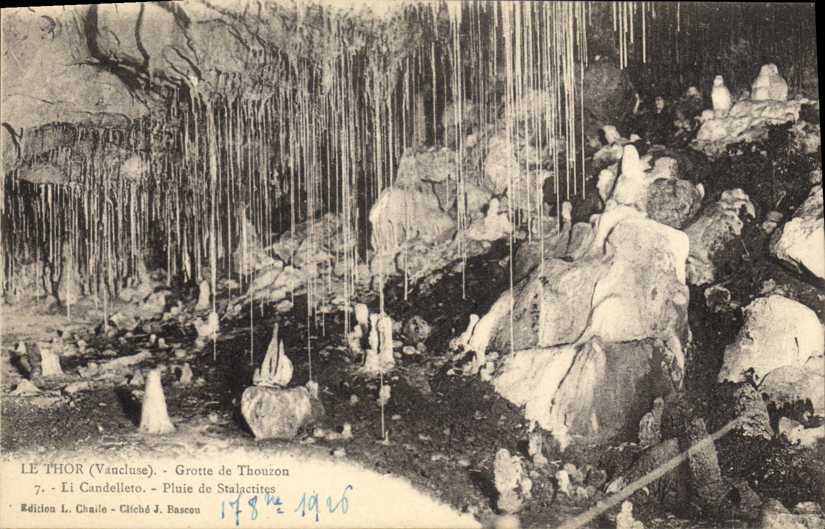 CPA Grotte de Thouzon Pluie de stalactites Le Thor Grottes