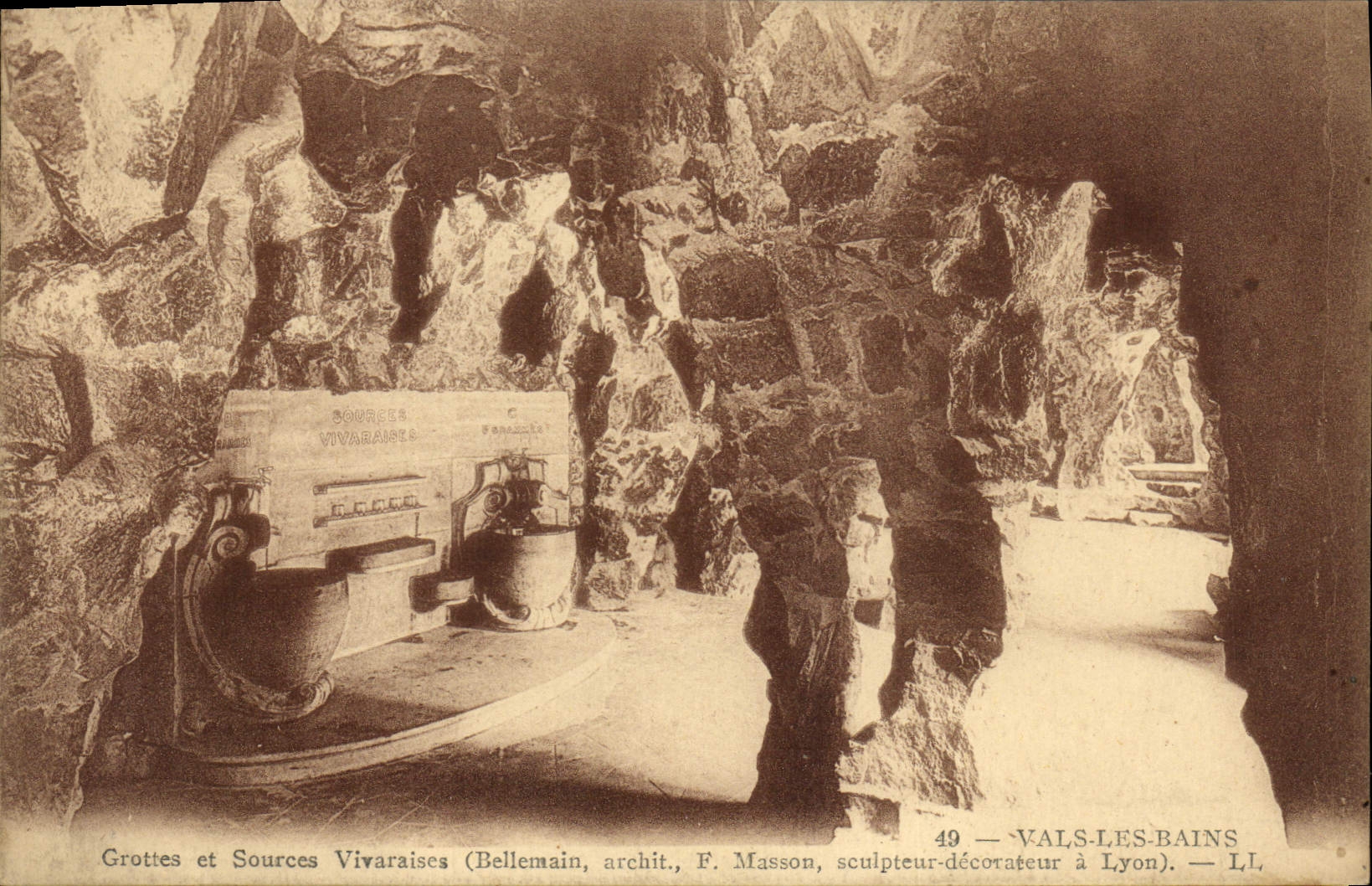 CPA Grotte Grottes et sources Vivaraises Vals les Bains
