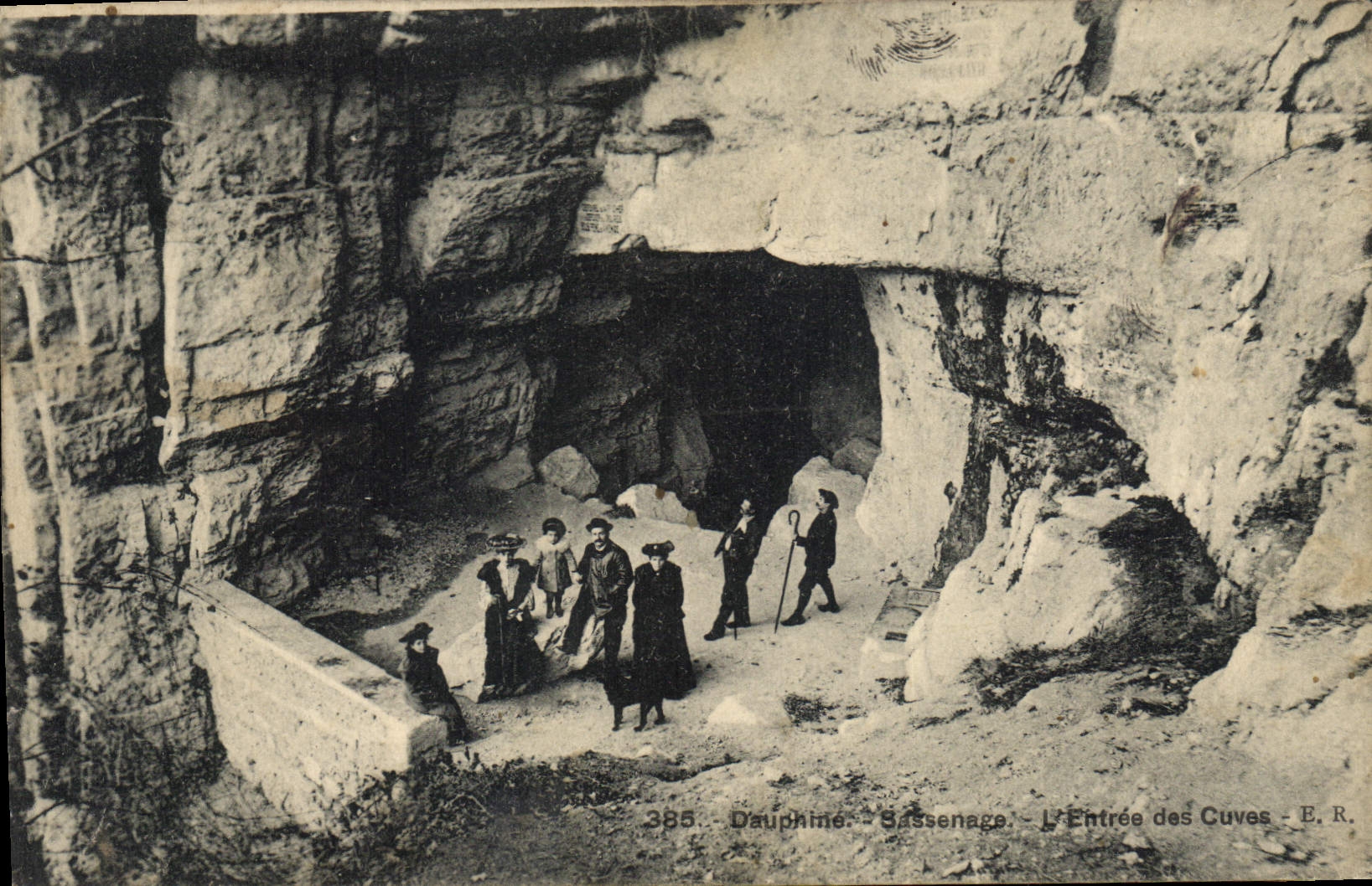 CPA Grotte Grottes Dauphine Sassenage L'entree des cuves