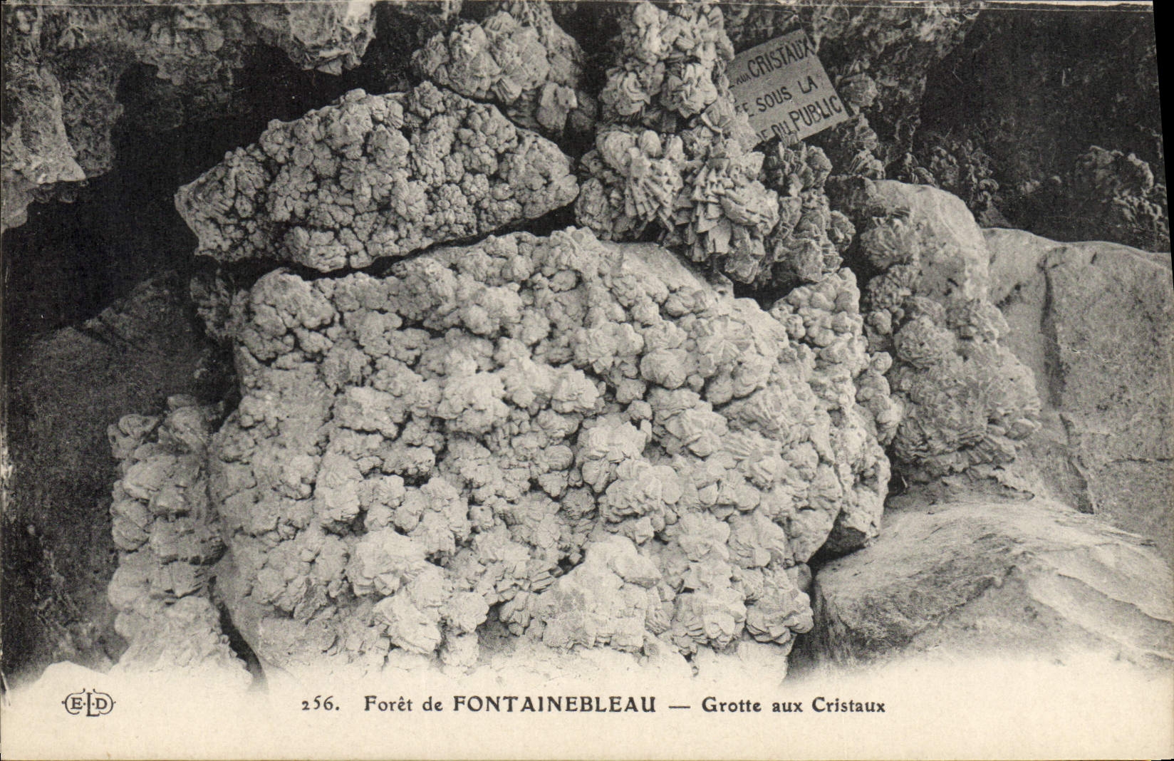 CPA Grotte aux cristaux Foret de Fontainebleau Grottes