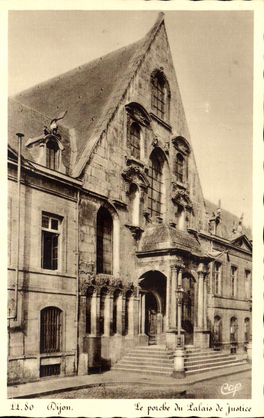 CPA Dijon Le porche Palais de Justice 