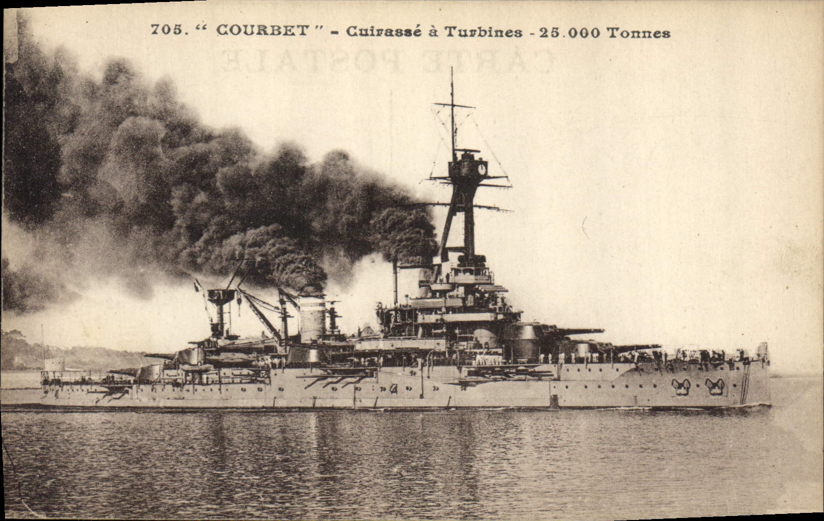 CPA Bateau de Guerre Courbet Cuirasse a turbines