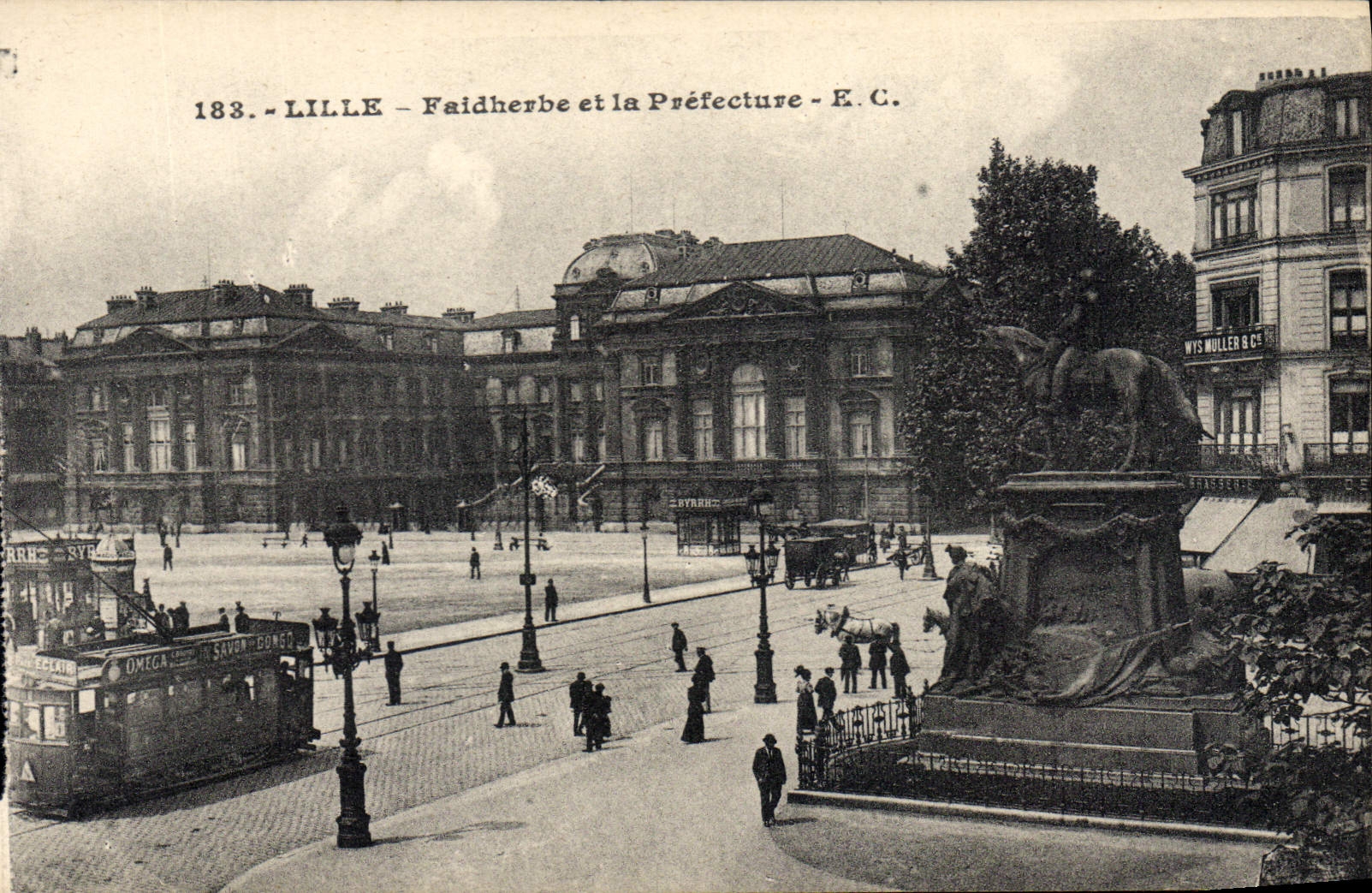 CPA Lille Faidherbe et la Prefecture Tramway