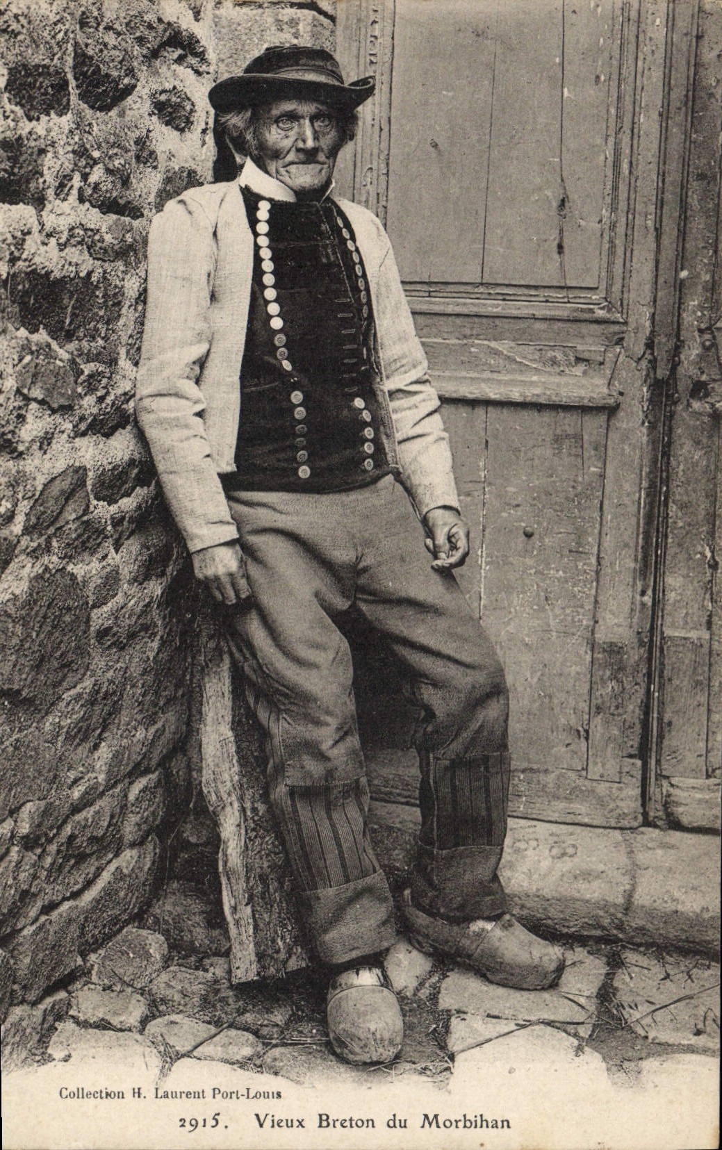 CPA Folklore Vieux breton du Morbihan