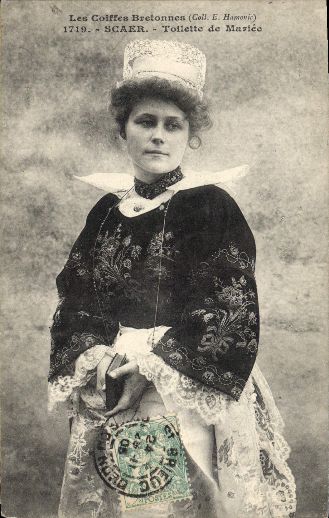 CPA Folklore Scaer Toilette de mariee