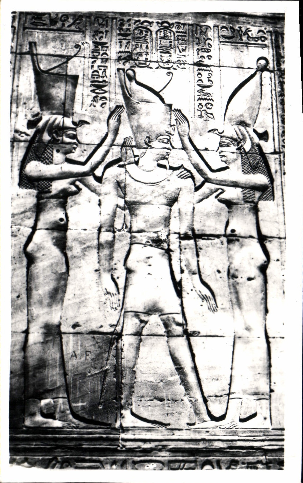 CPA Egypt Egypte Edfou Gods cromming the King Ptolomey