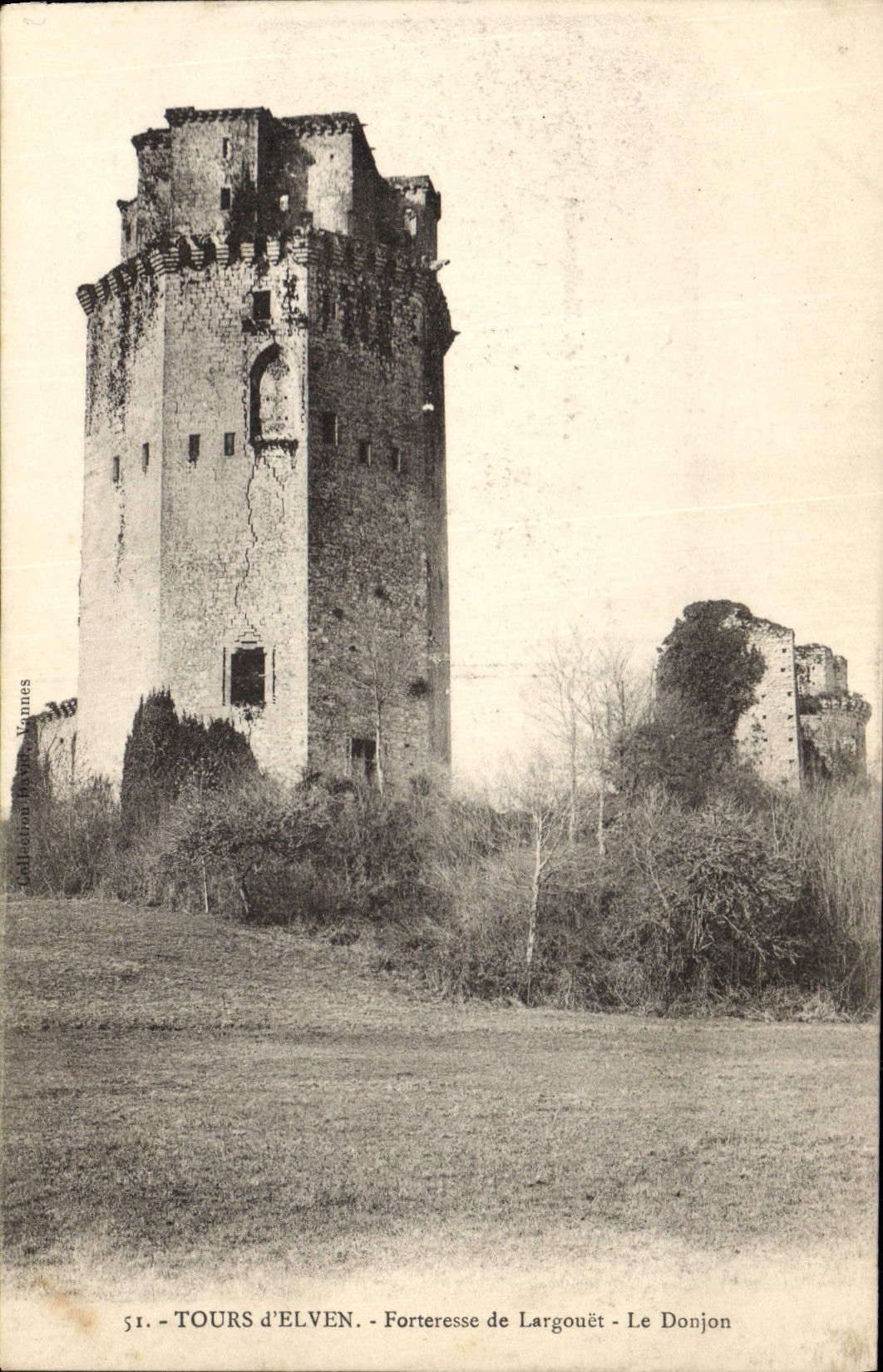CPA Tours d'Elven Forteresse de Largonet Le Donjon