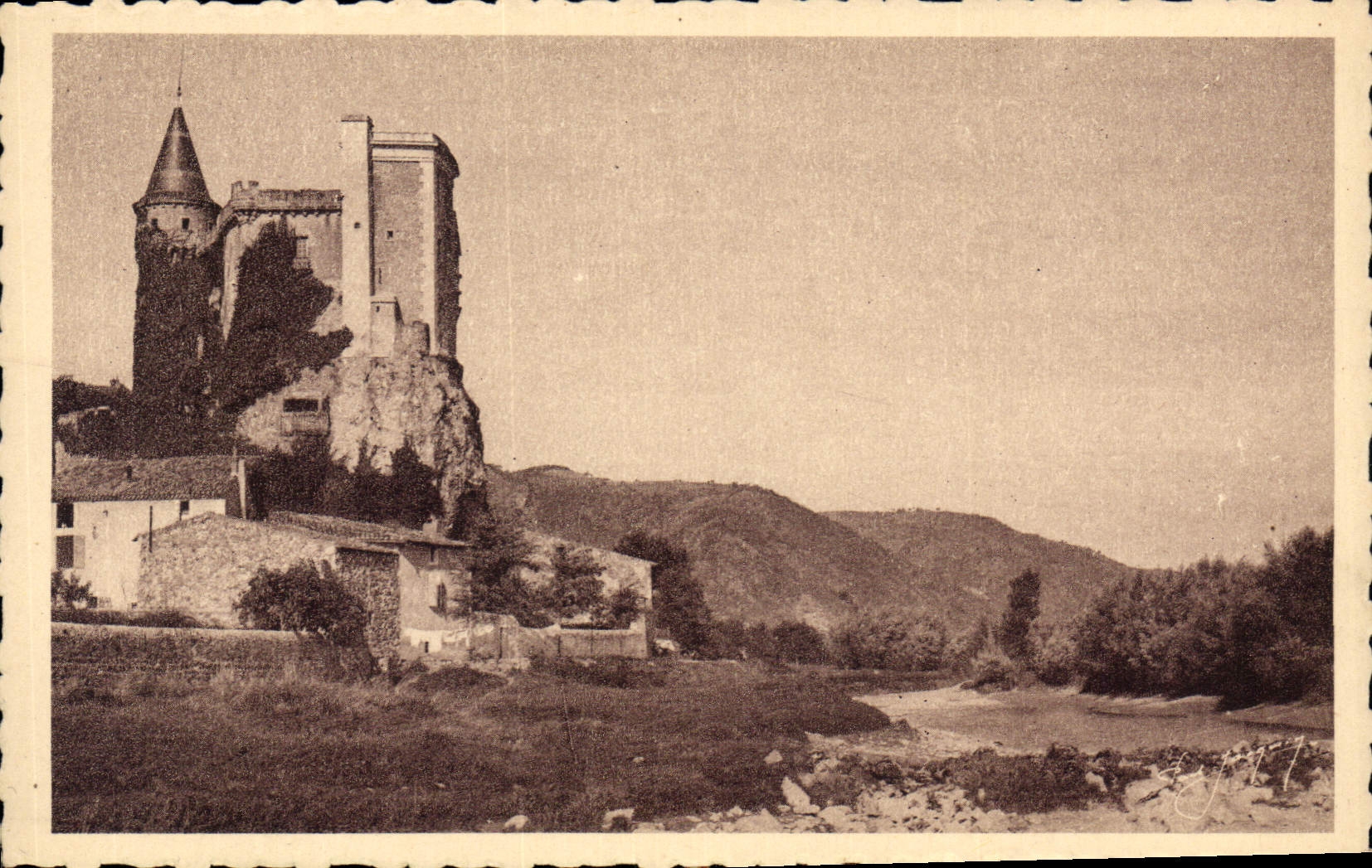 CPA Le Chateau de Chateaubourg sur Rhone (Ardeche) ou le Roi St Louis sejourna en se rendant aux cro