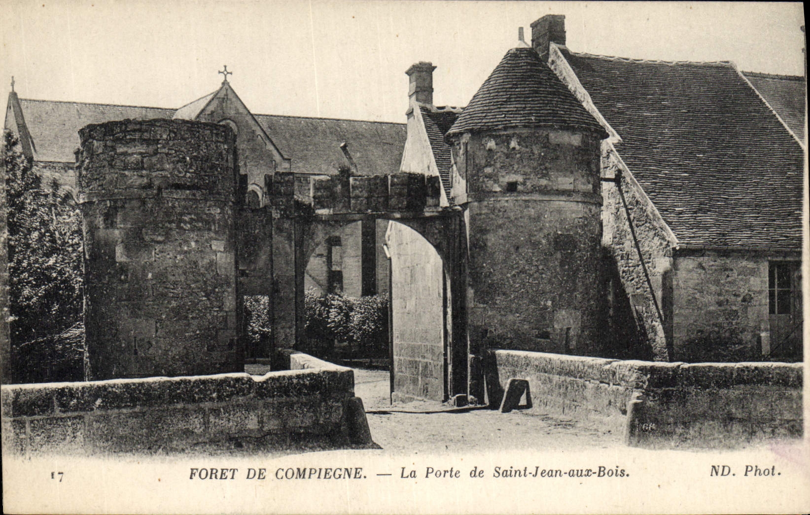 CPA Foret de Compiegne La porte de Saint Jean aux Bois 