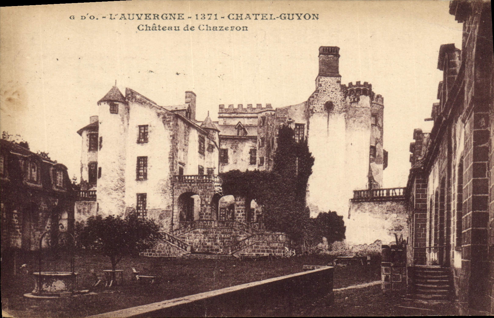 CPA L'Auvergne Chatel Guyon Chateau de Chazeron 