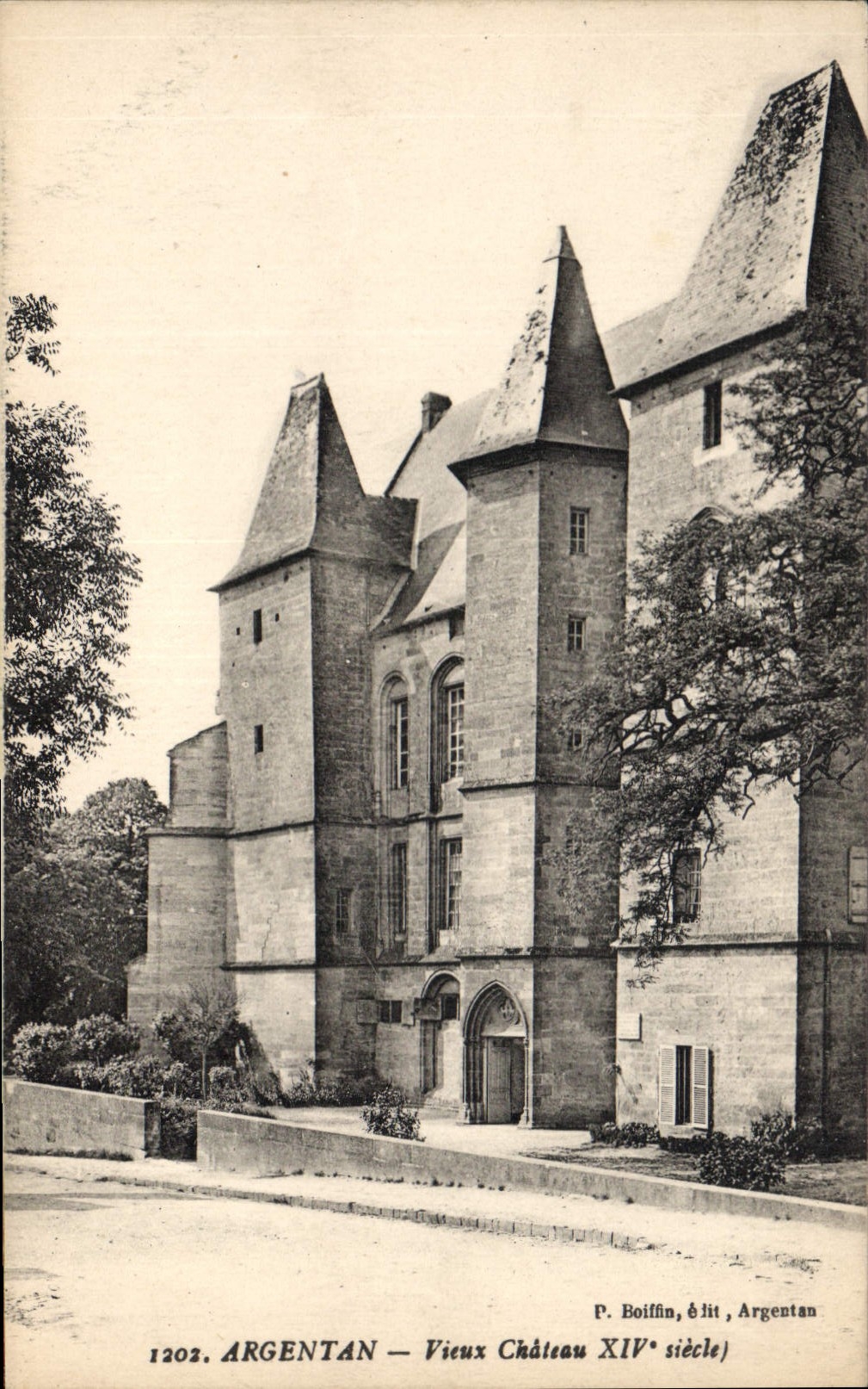 CPA Argentan Vieux Chateau XIV siecle 