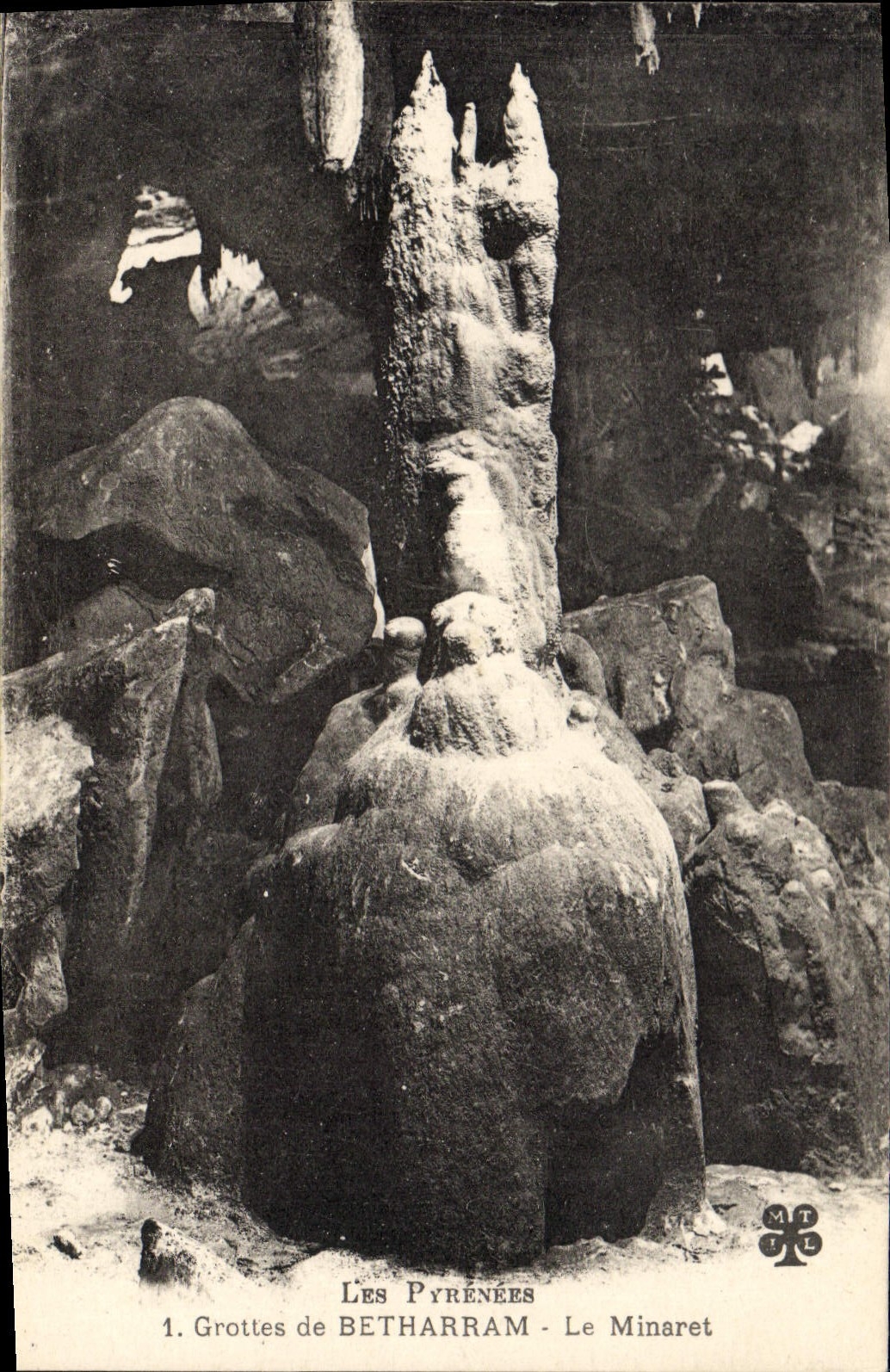 CPA Les pyrenees Grottes de Betharram Le Minaret