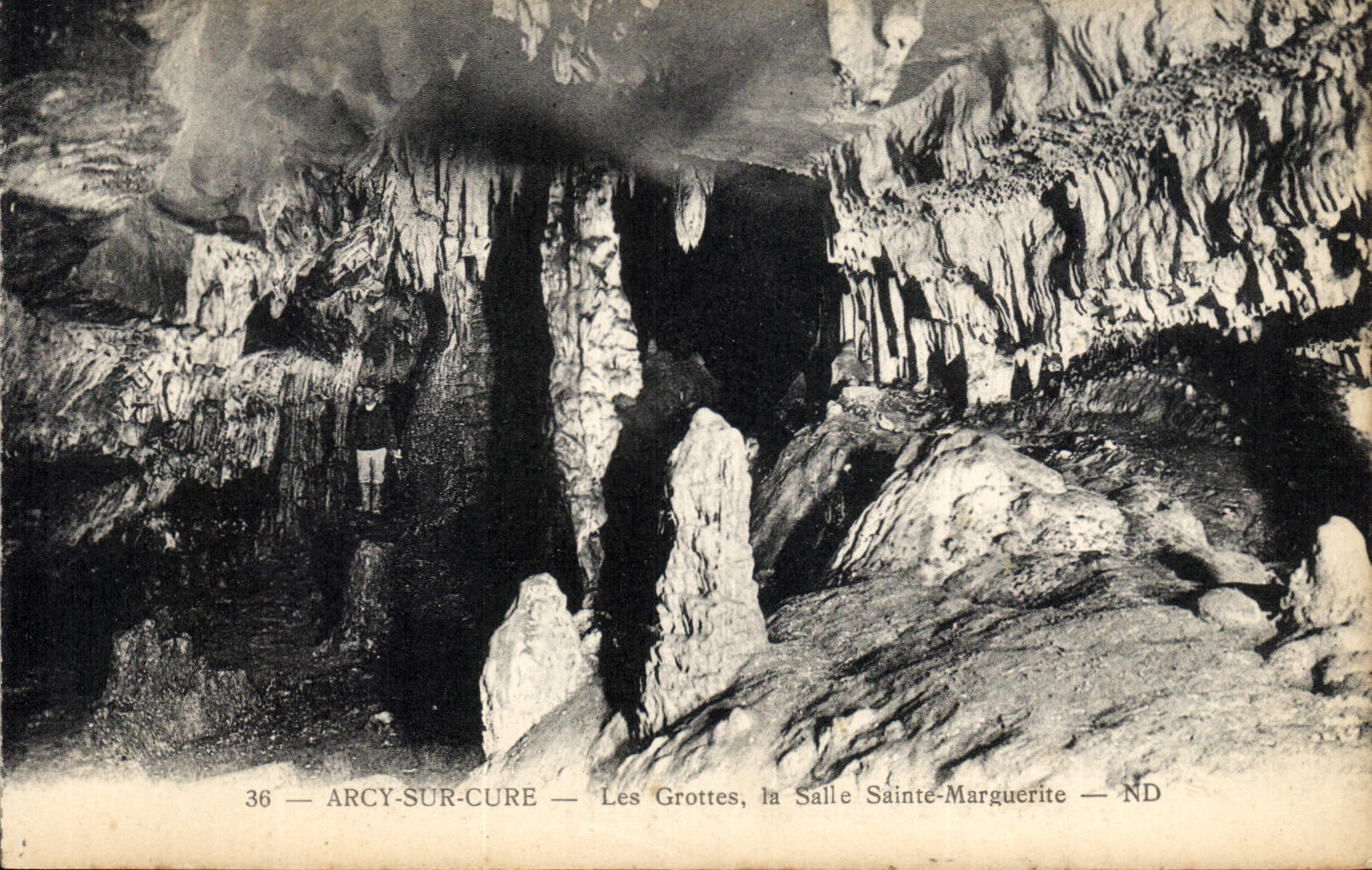 CPA Arcy sur Cure Les Grottes la Salle Sainte Marguerite