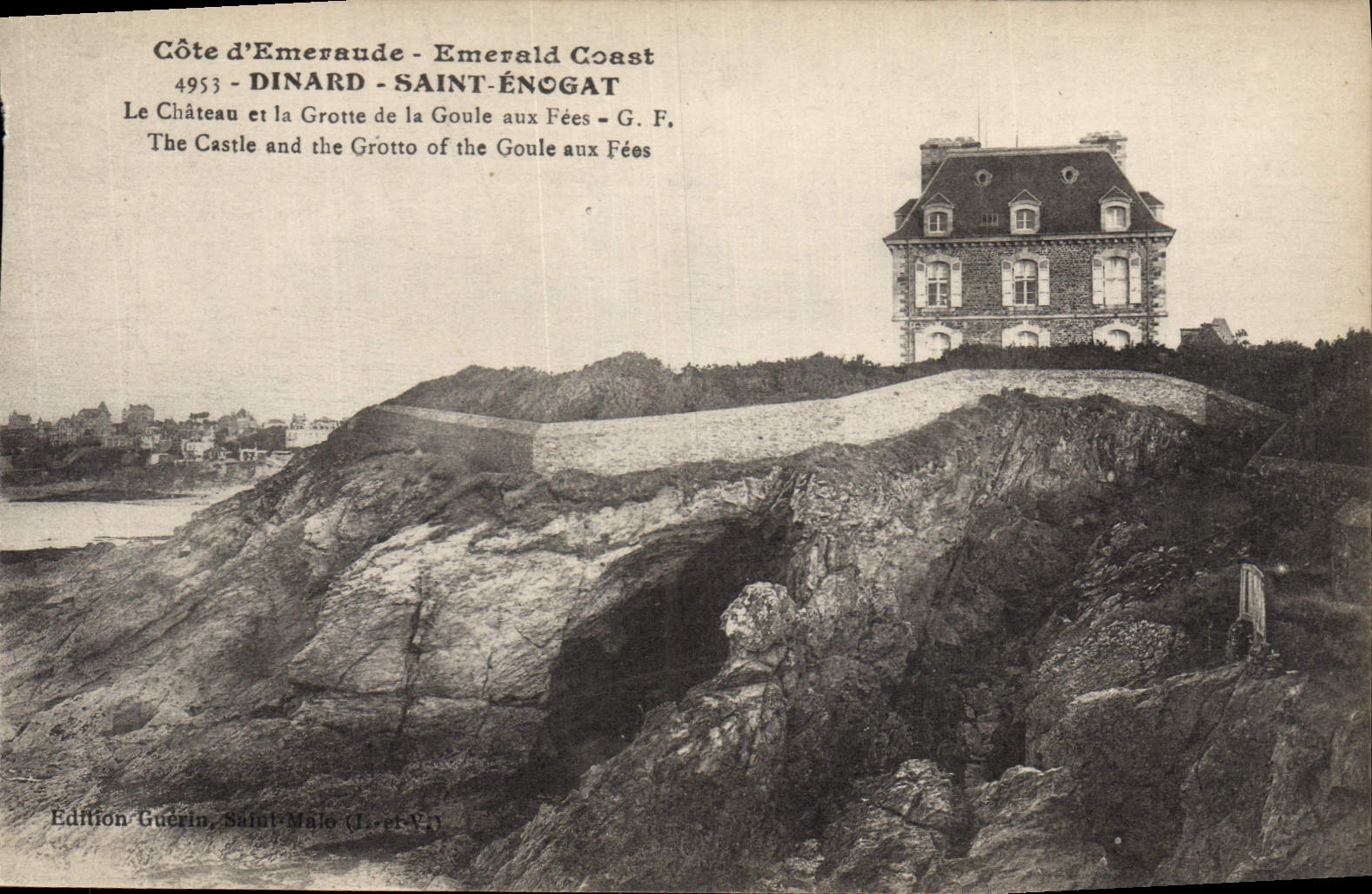 CPA Cote d'Emeraude Dinard Saint Enogat Le Chateau et la Grotte de le Goule aux Fees