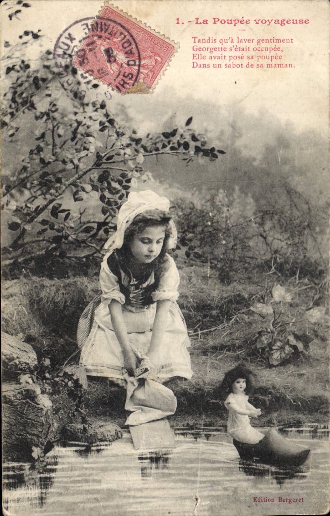 CPA Fantaisie Poupee La poupee voyageuse Tandis qu'a laver gentiment Georgette s'etait occupee Elle