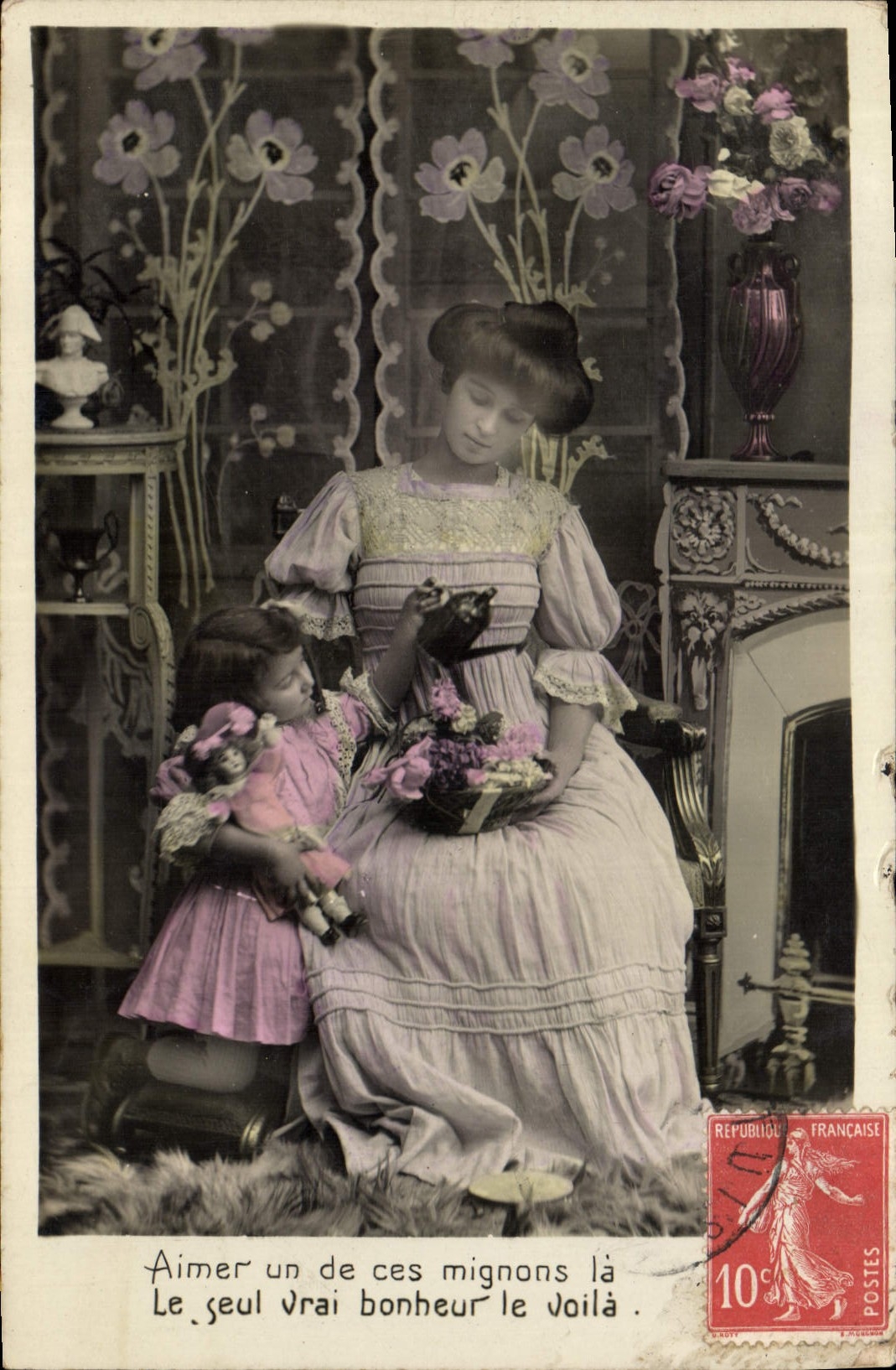 CPA Fantaisie Poupee Aimer un de ces mignon la le seul vrai bonheur le voila