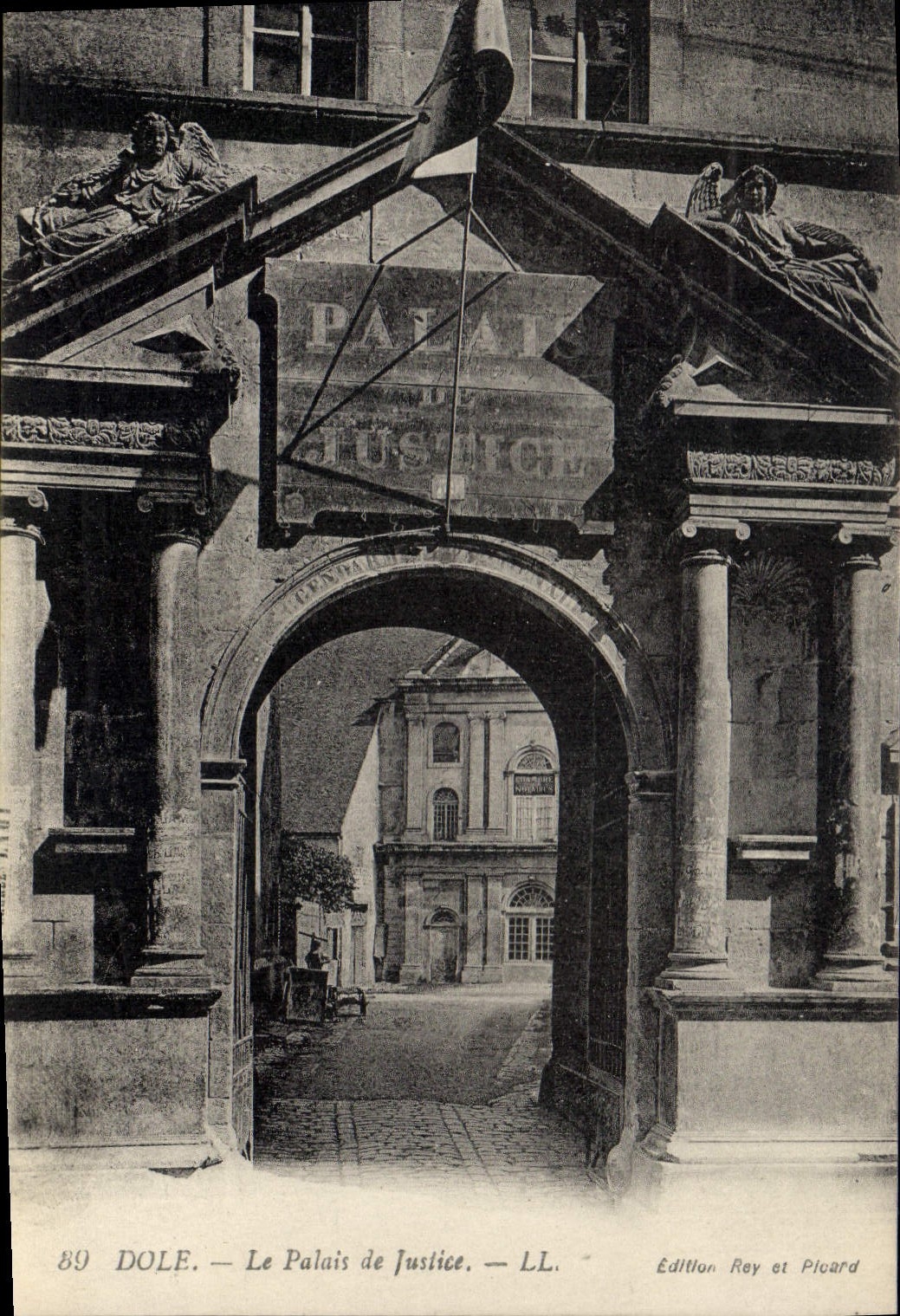 CPA Dole Le Palais de Justice 