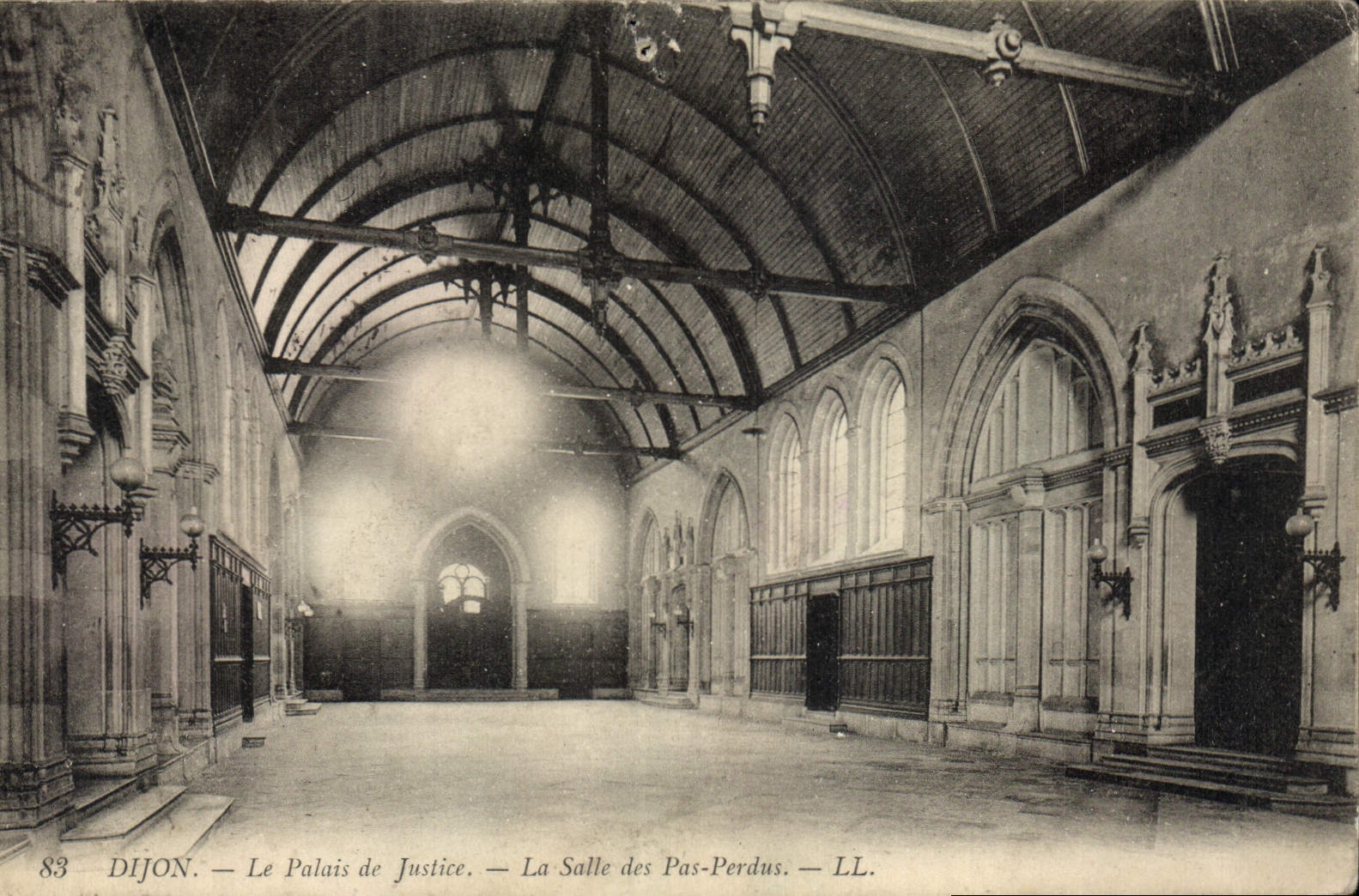 CPA Dijon Le Palais de Justice La Salle des Pas Perdus 
