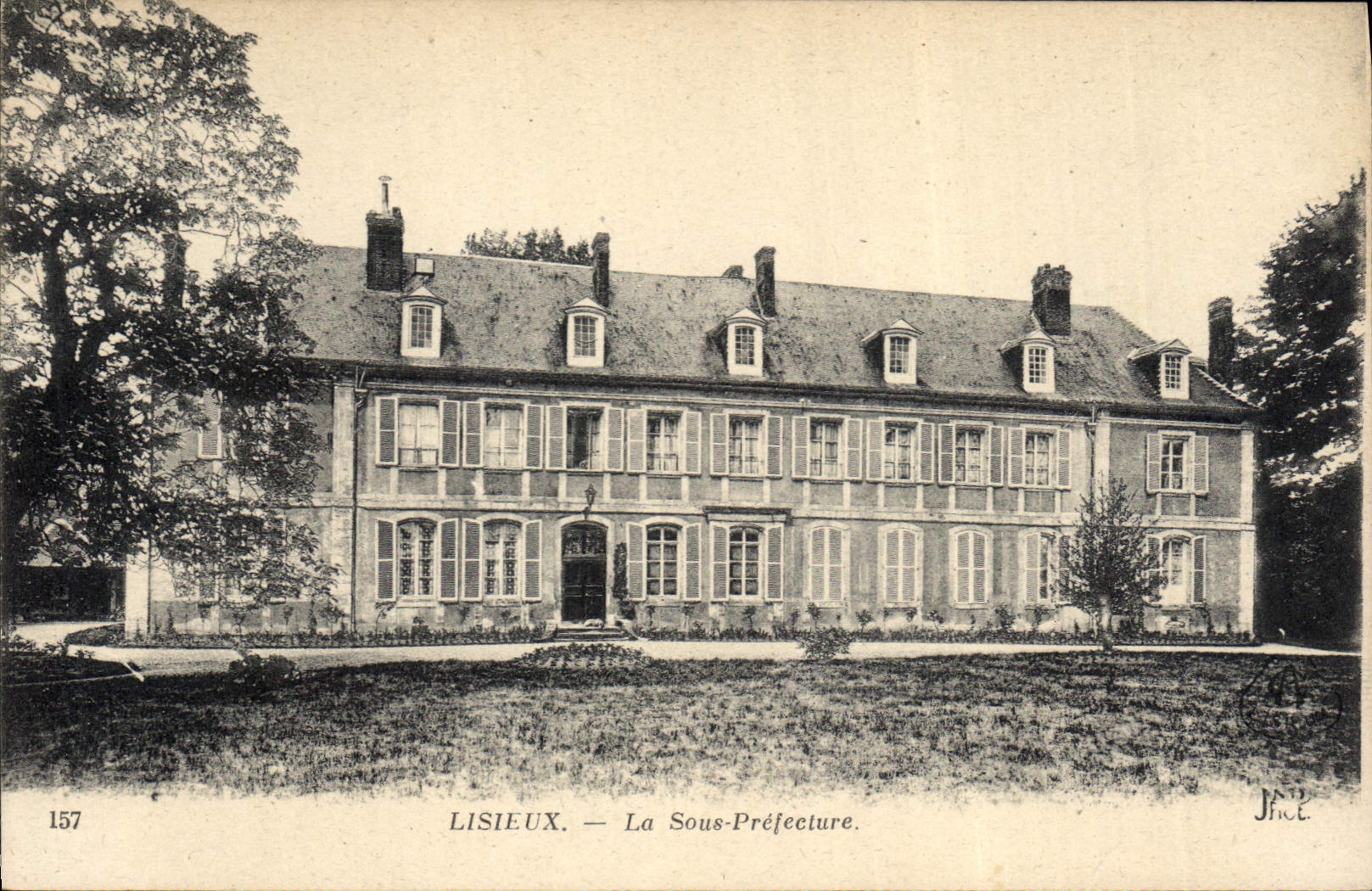 CPA Lisieux La Sous Prefecture 