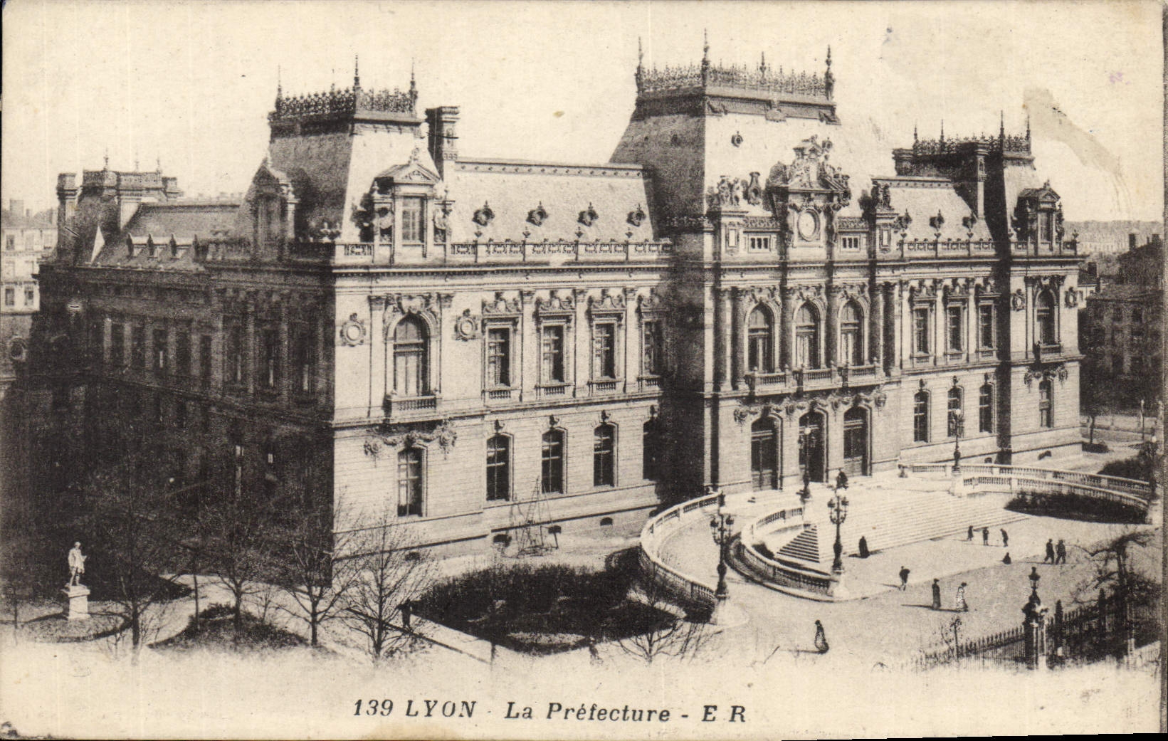 CPA Lyon La Prefecture 