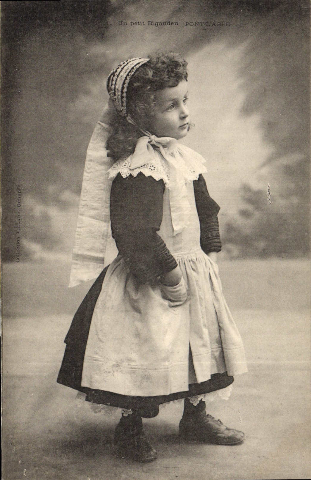 CPA Folklore Un petit bigouden Pont Aven 