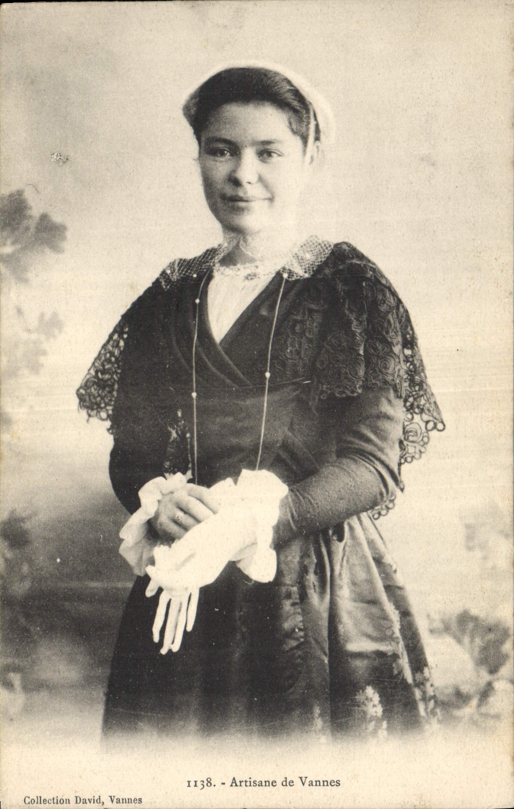 CPA Folklore Artisane de Vannes 