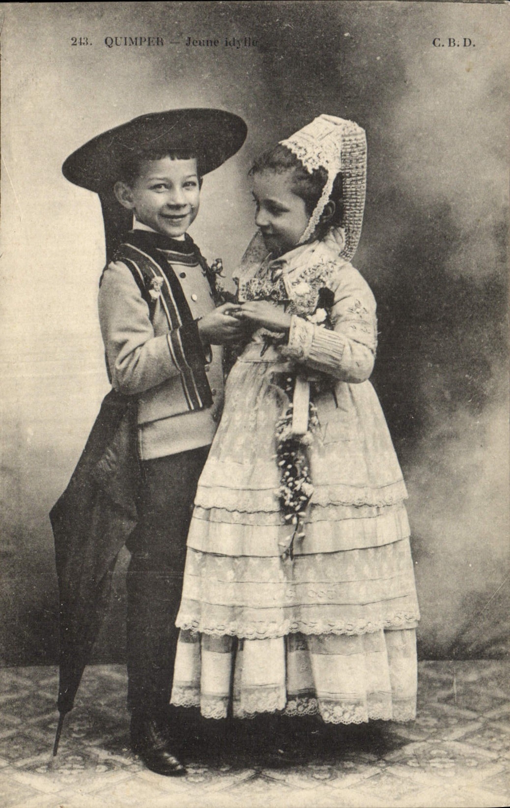 CPA Folklore Quimper Jeune idylle 