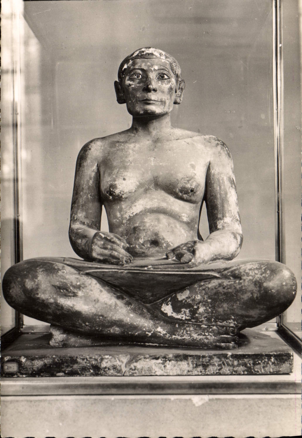 CPA Egypt Egypte Musee du Louvre Egypte Le scribe accroupi