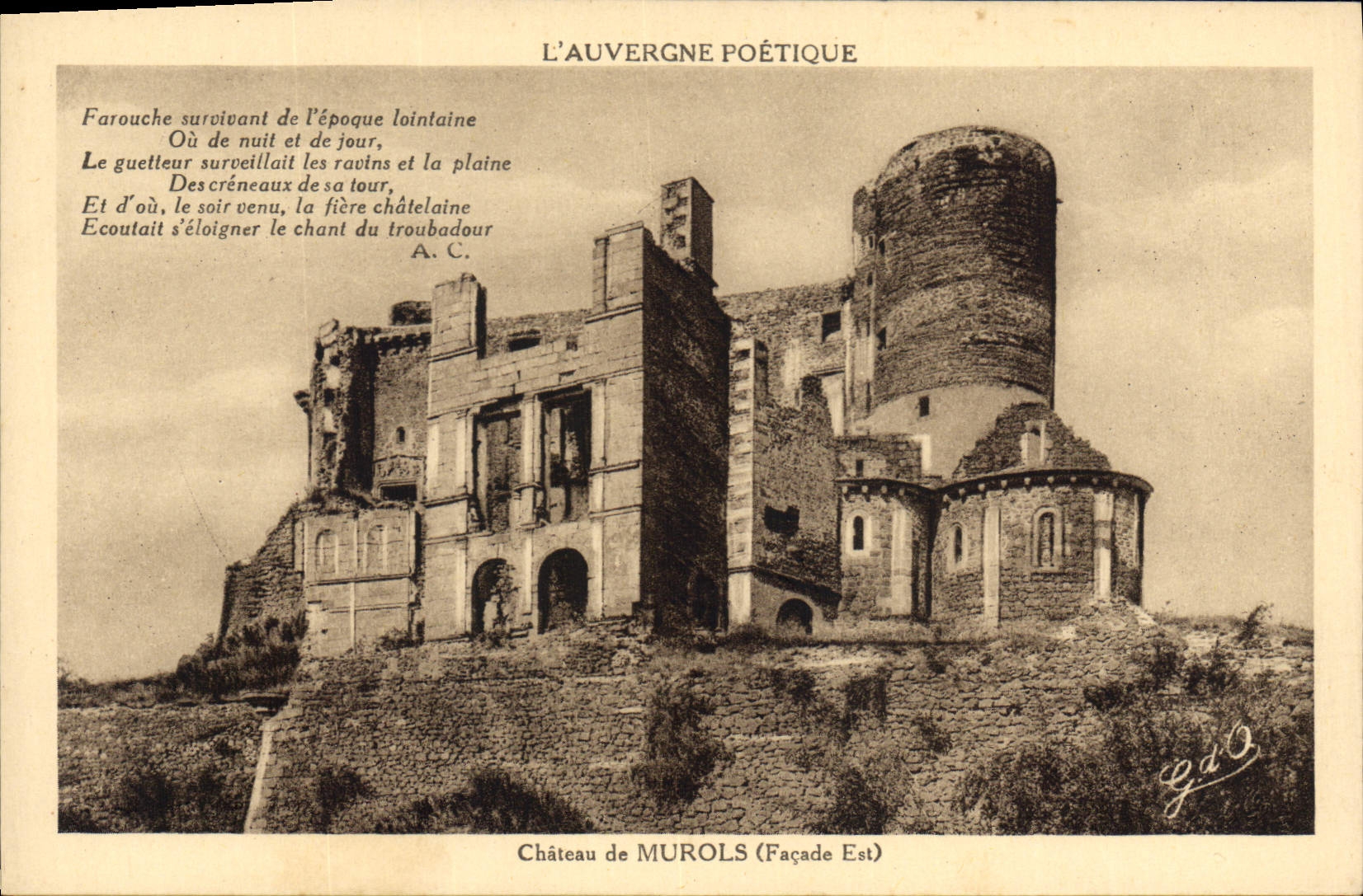 CPA L'Auvergne poetique Chateau de Murols (Facade est) 