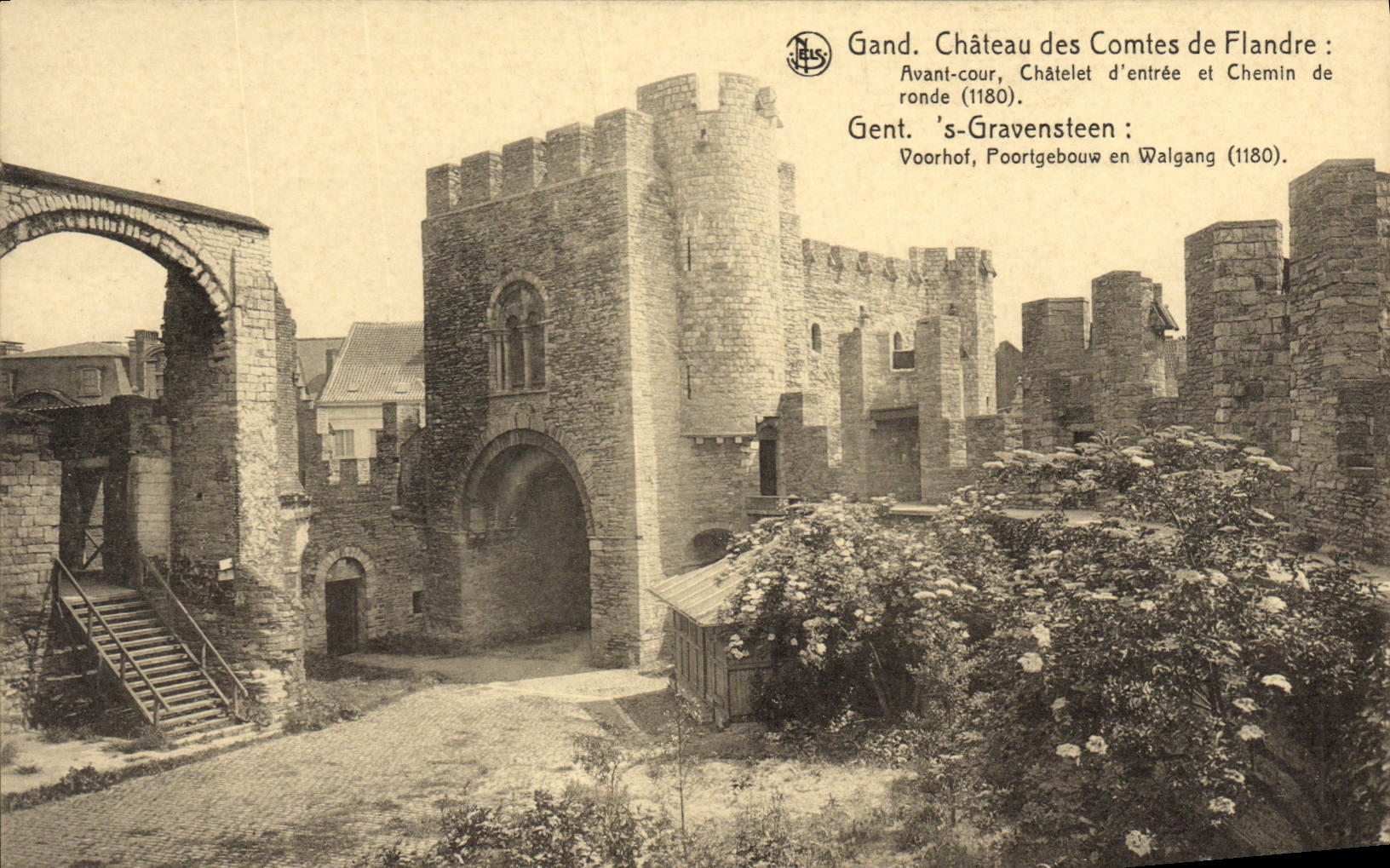 CPA Gand Chateau des Comtes de Flandre Avant cour Chatelet d'entree et chemin de ronde (1180) 