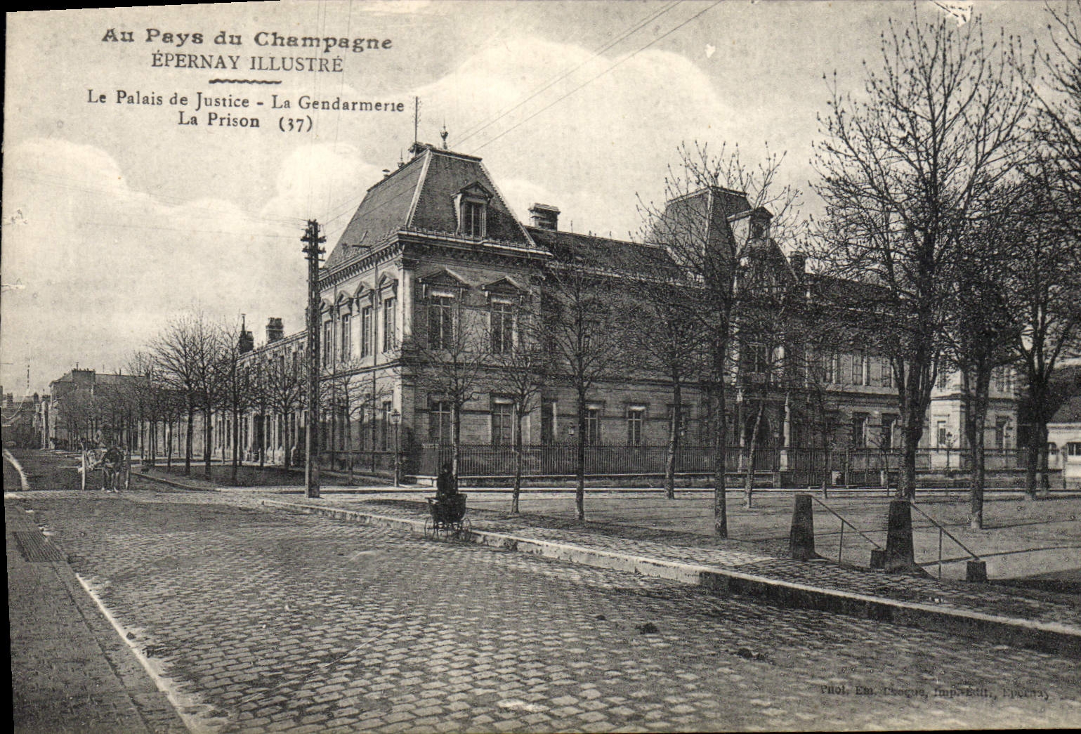 CPA Au pays du Champagne Epernay illustree Le Palais de Justice La Gendarmerie La Prison 